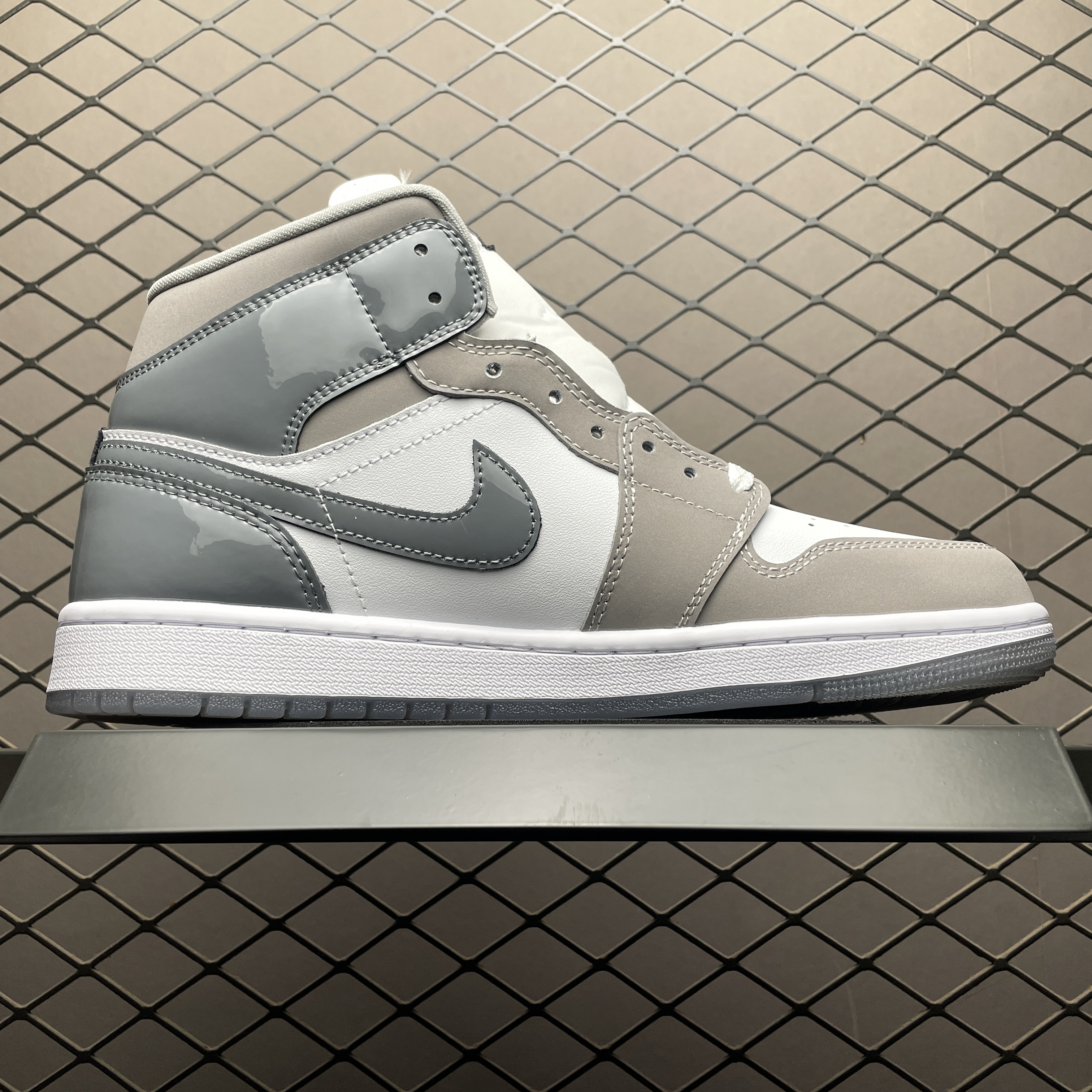 Nike Air Jordan 1 Mid SE "Cool Grey"  (HF3216-100)