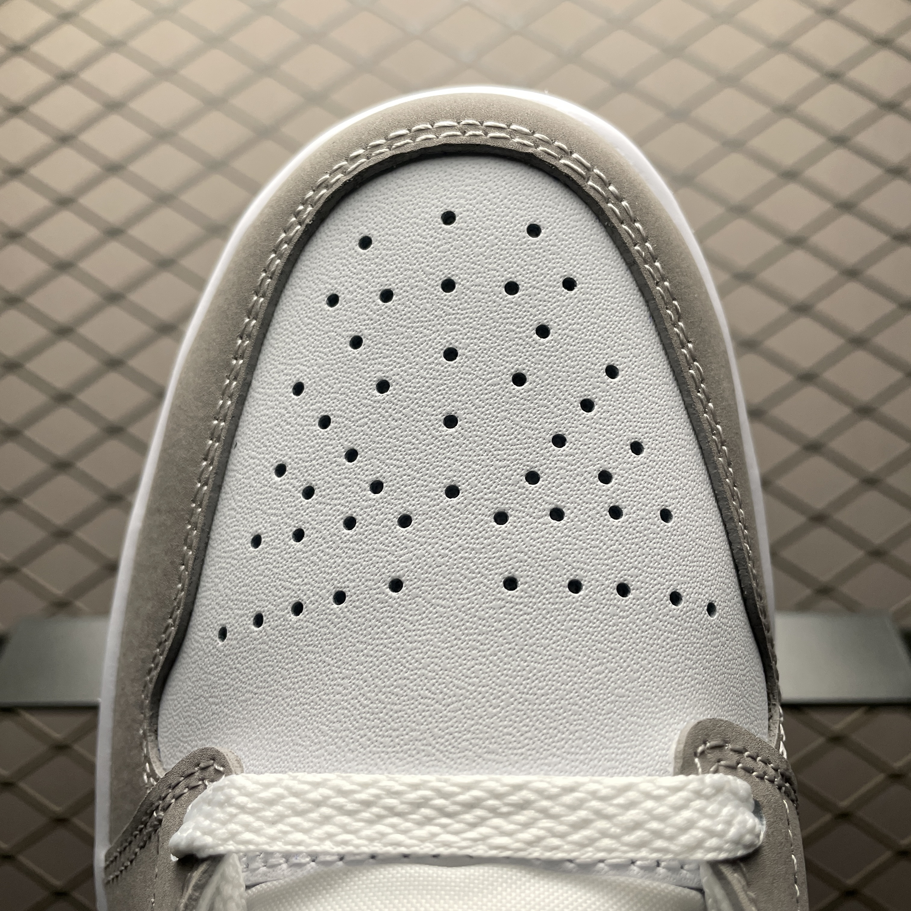 Nike Air Jordan 1 Mid SE "Cool Grey"  (HF3216-100)