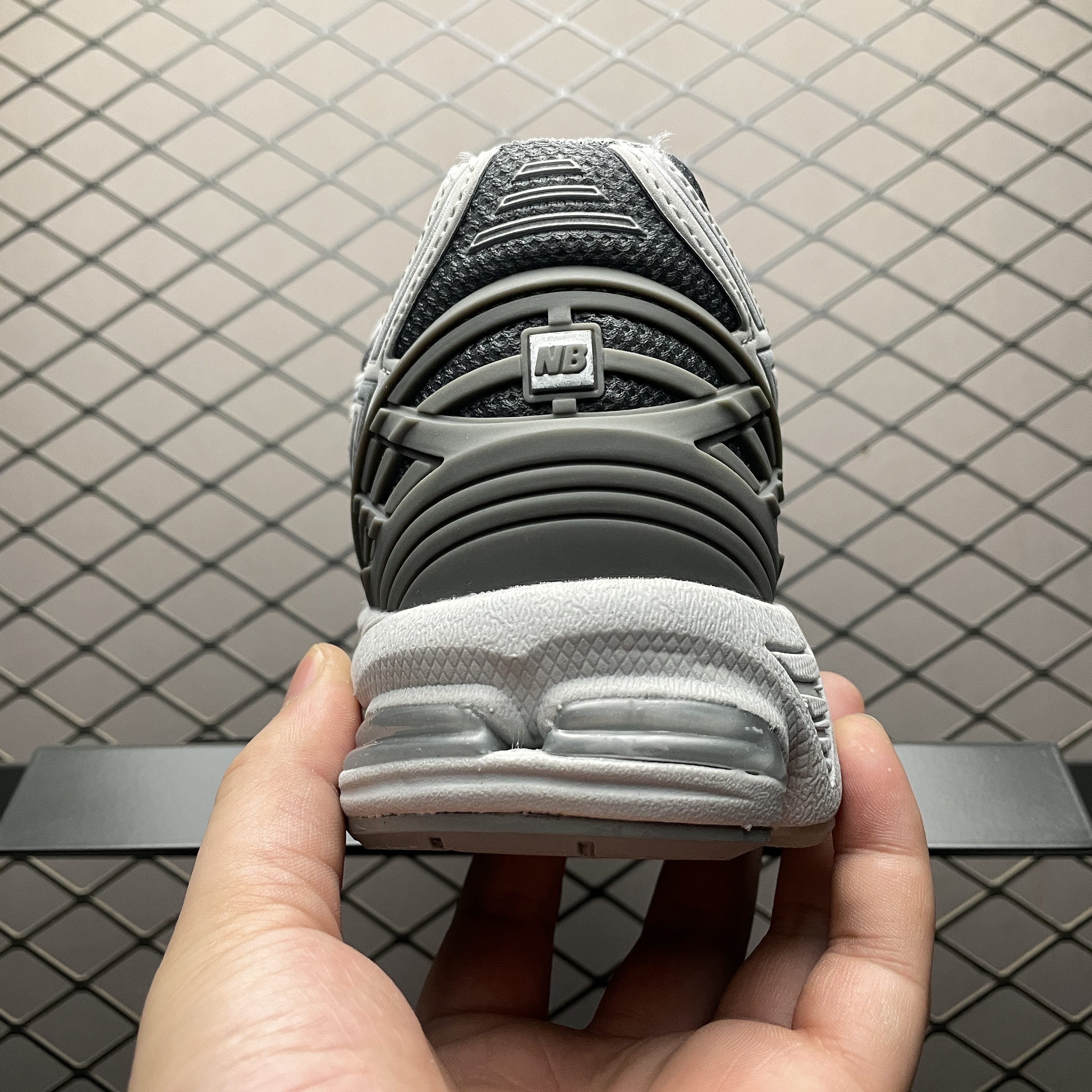 New Balance 1906R "Lunar New Year/Gray" (M1906RNY）