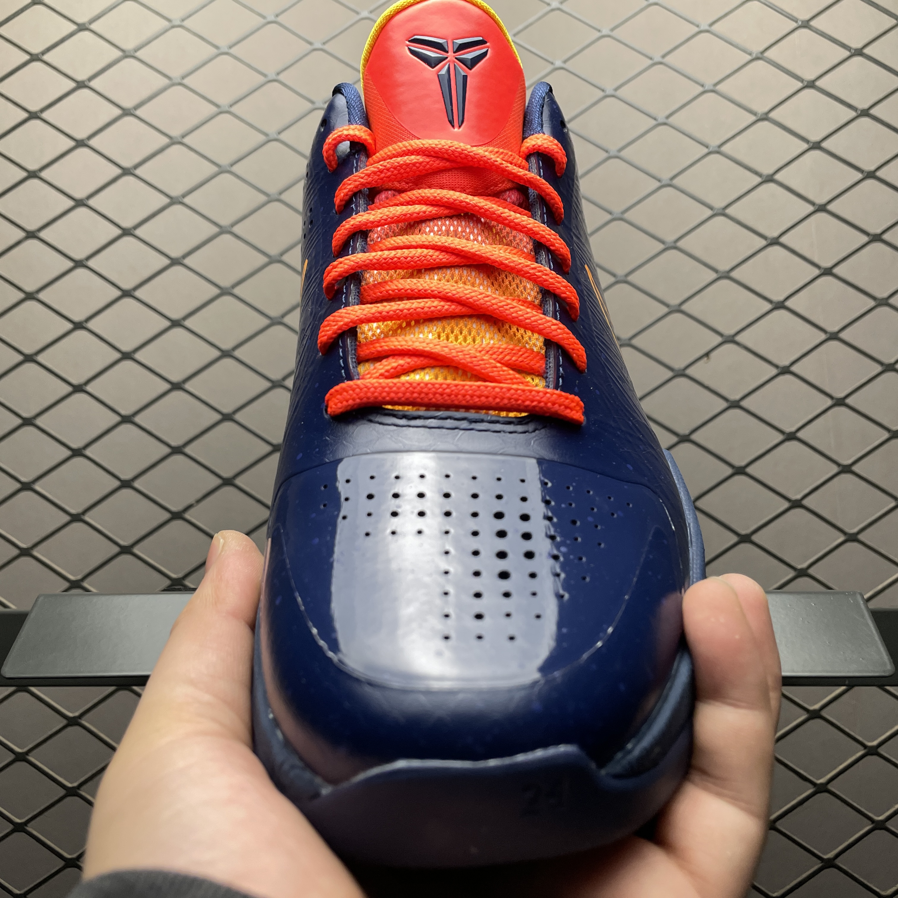 Caitlin Clark × Nike Kobe 5 Protro "Indiana Fever"（IM3207-400）