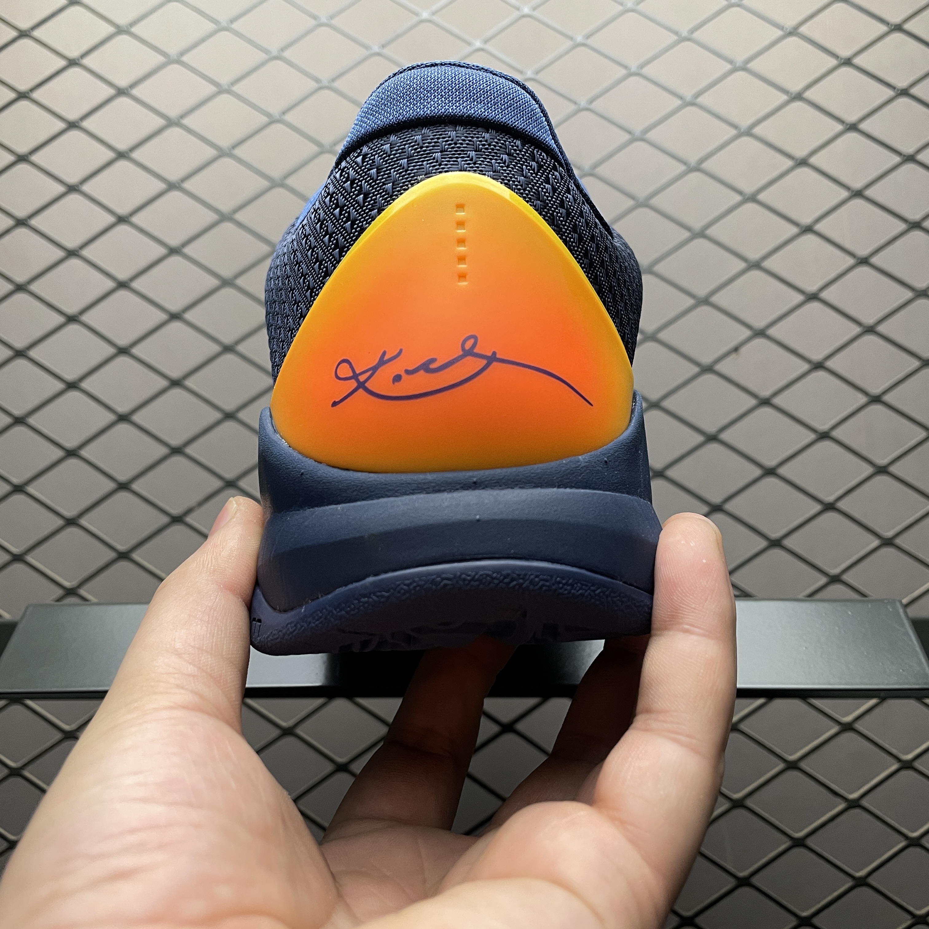 Caitlin Clark × Nike Kobe 5 Protro "Indiana Fever"（IM3207-400）