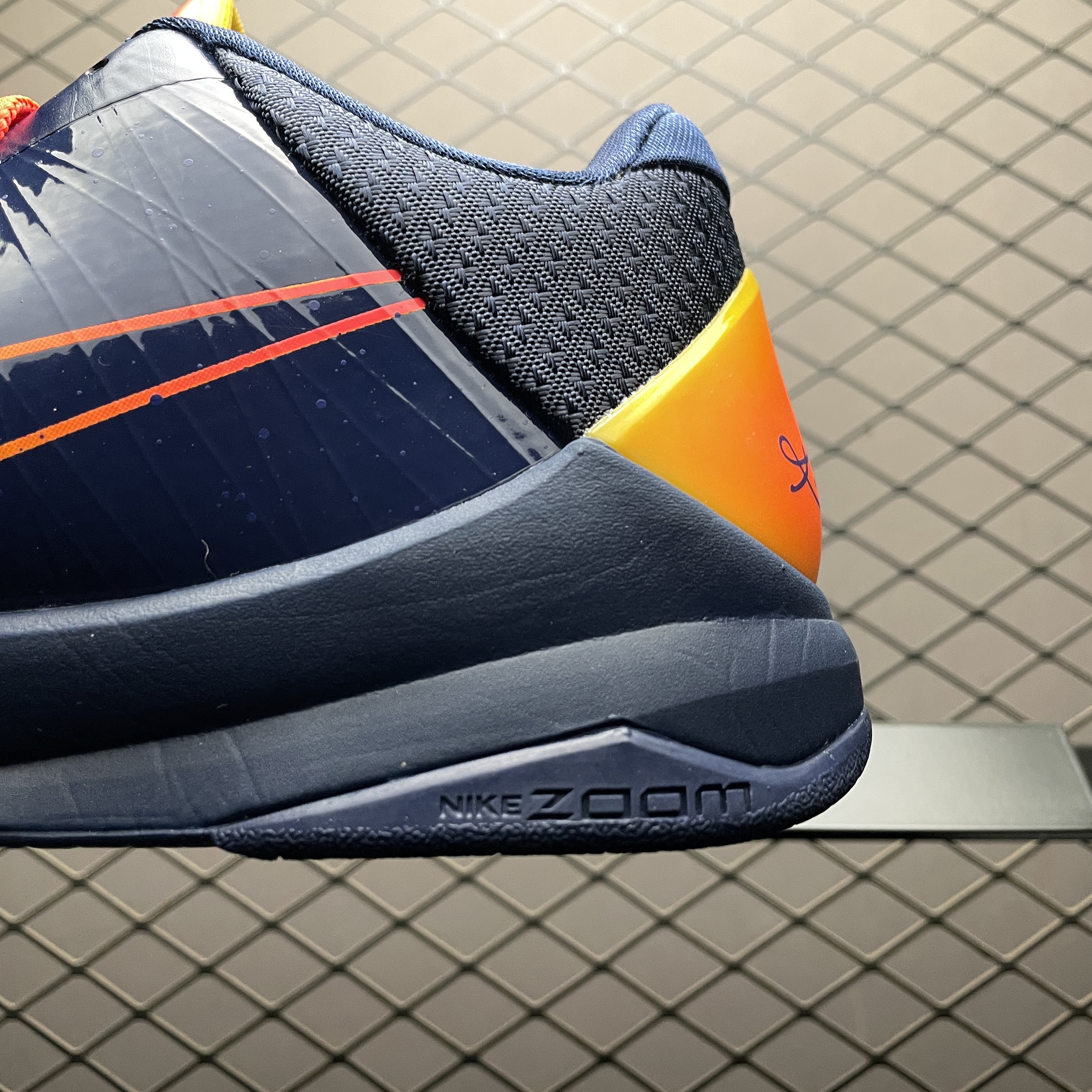 Caitlin Clark × Nike Kobe 5 Protro "Indiana Fever"（IM3207-400）