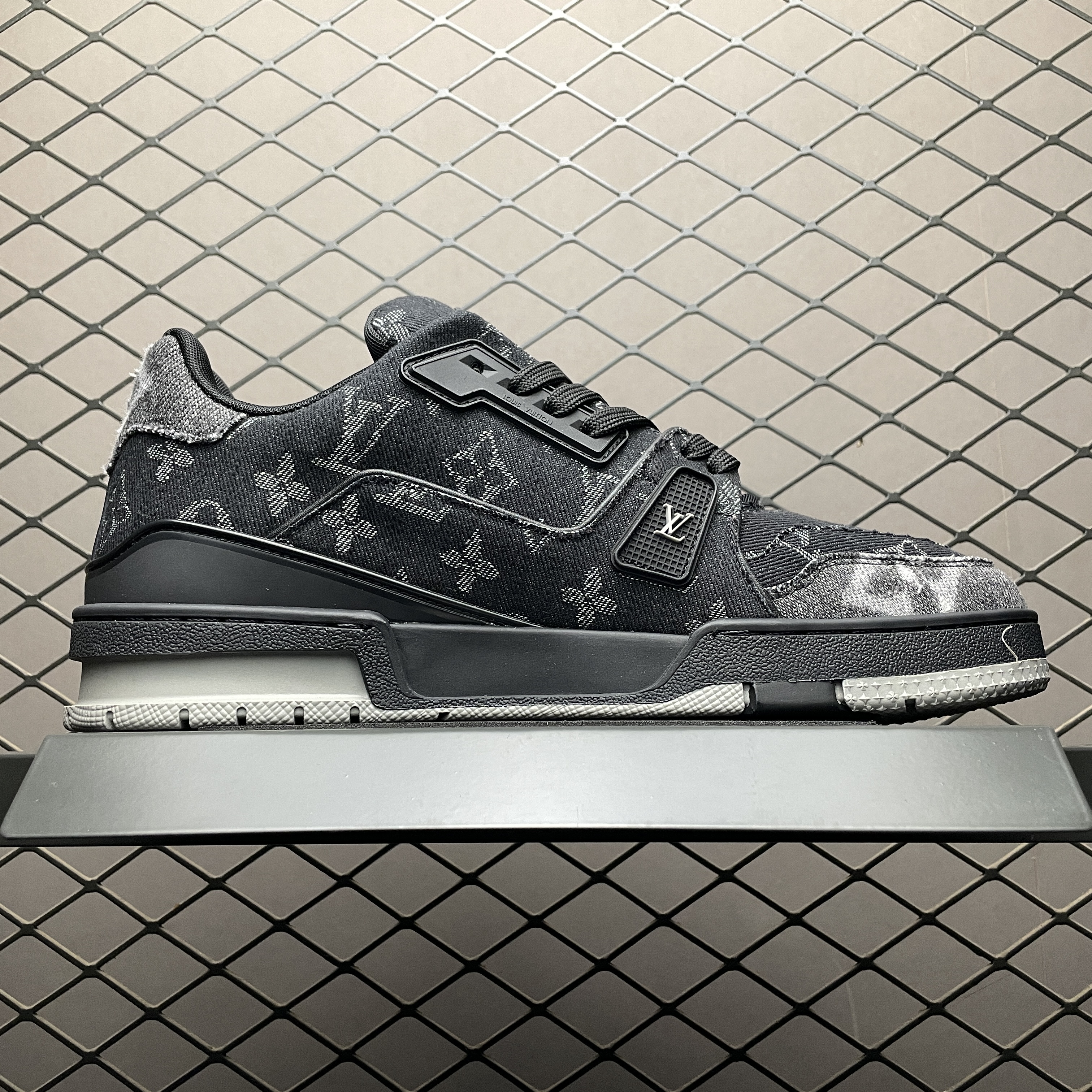 Louis Vuitton LV Trainer Sneaker（1AC4ZB）