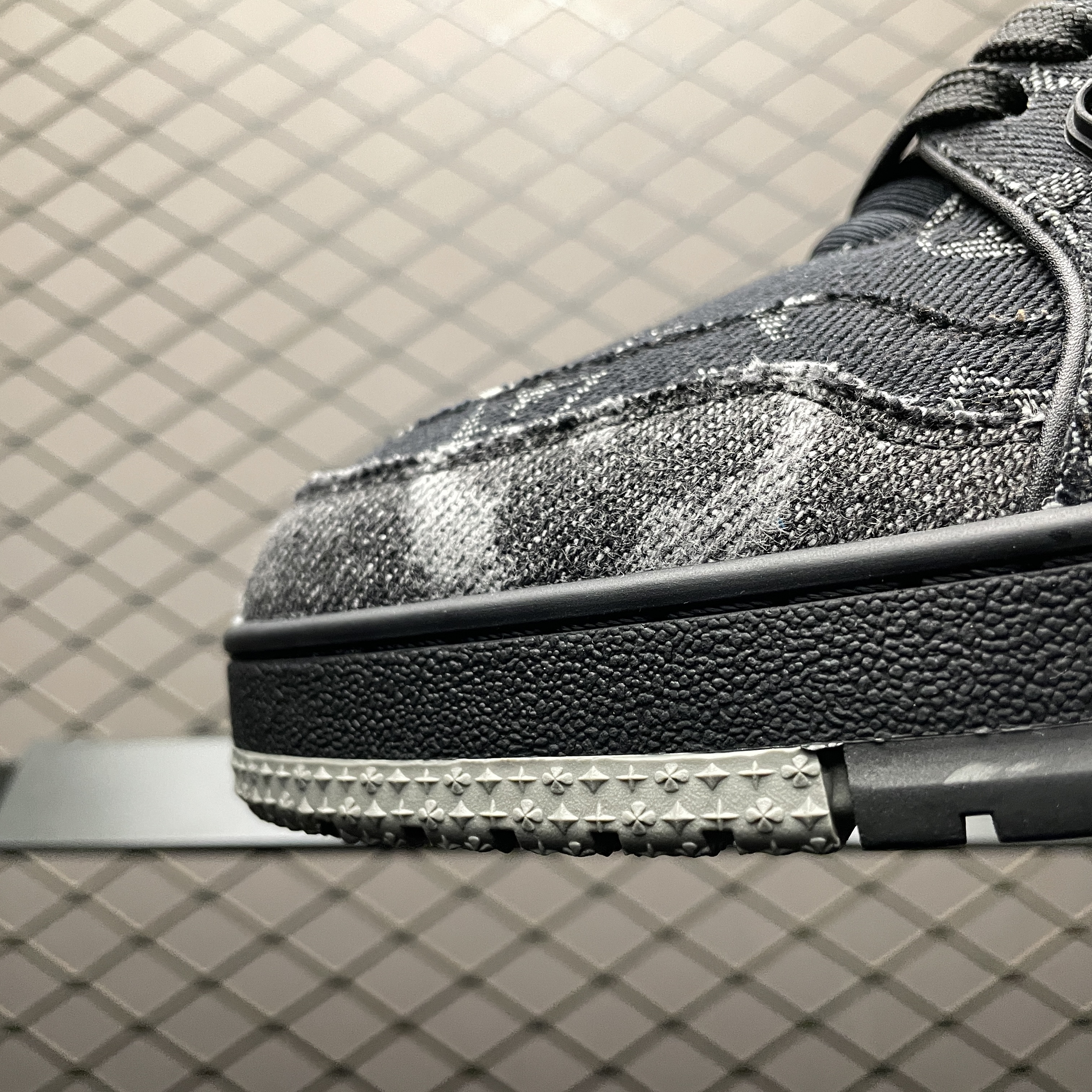 Louis Vuitton LV Trainer Sneaker（1AC4ZB）