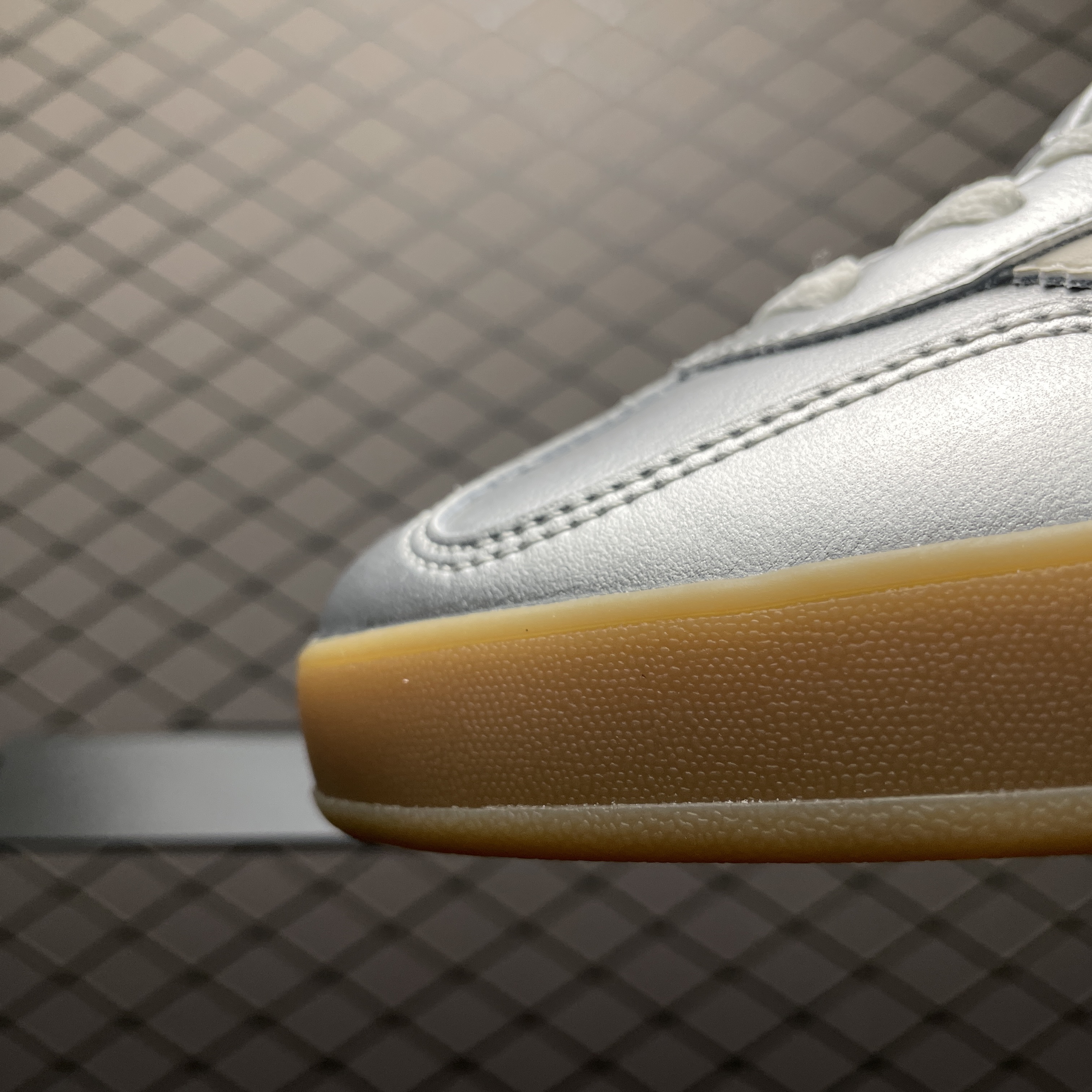 adidas Originals Gazelle Indoor "Silver Metallic/Core White"（JR1206）