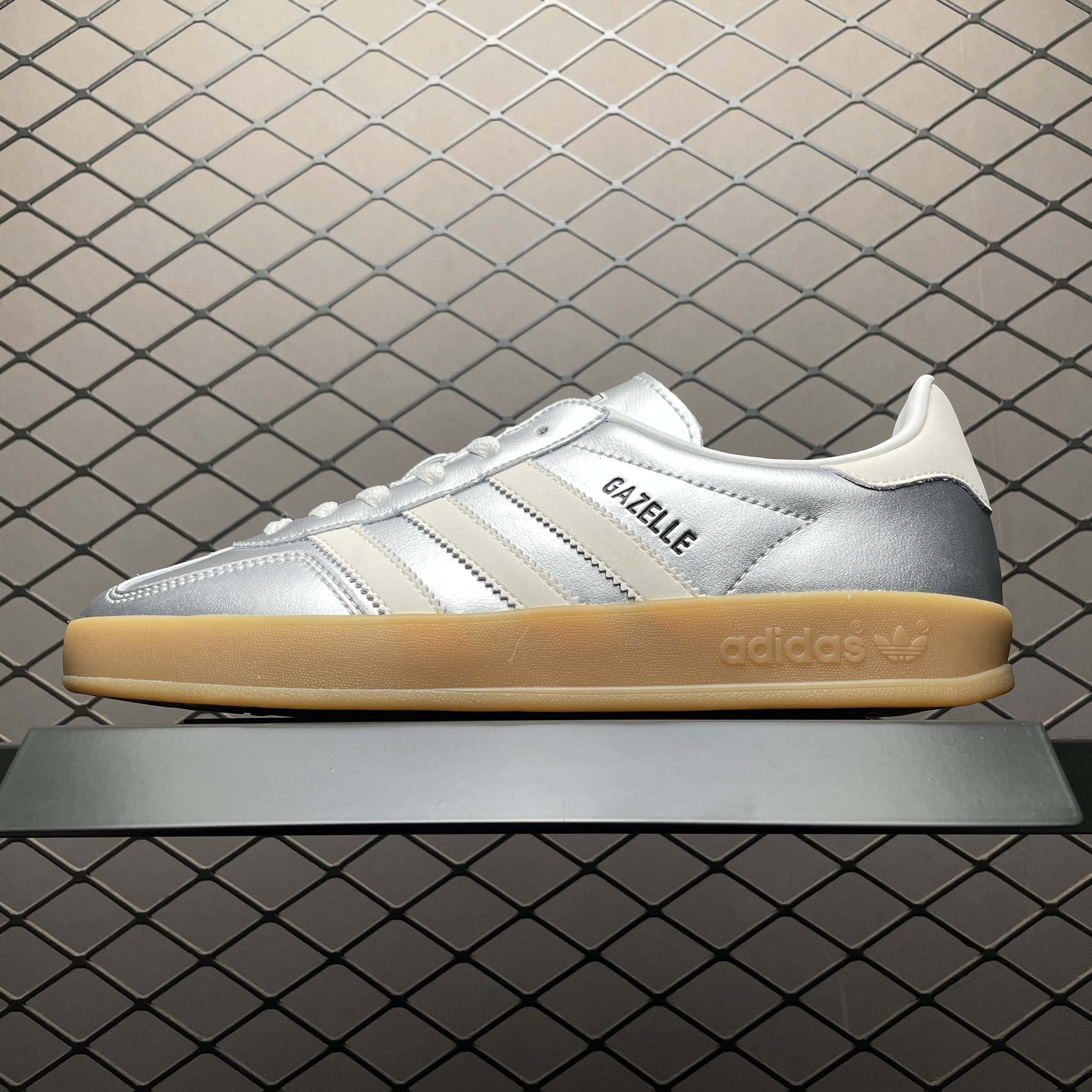 adidas Originals Gazelle Indoor "Silver Metallic/Core White"（JR1206）