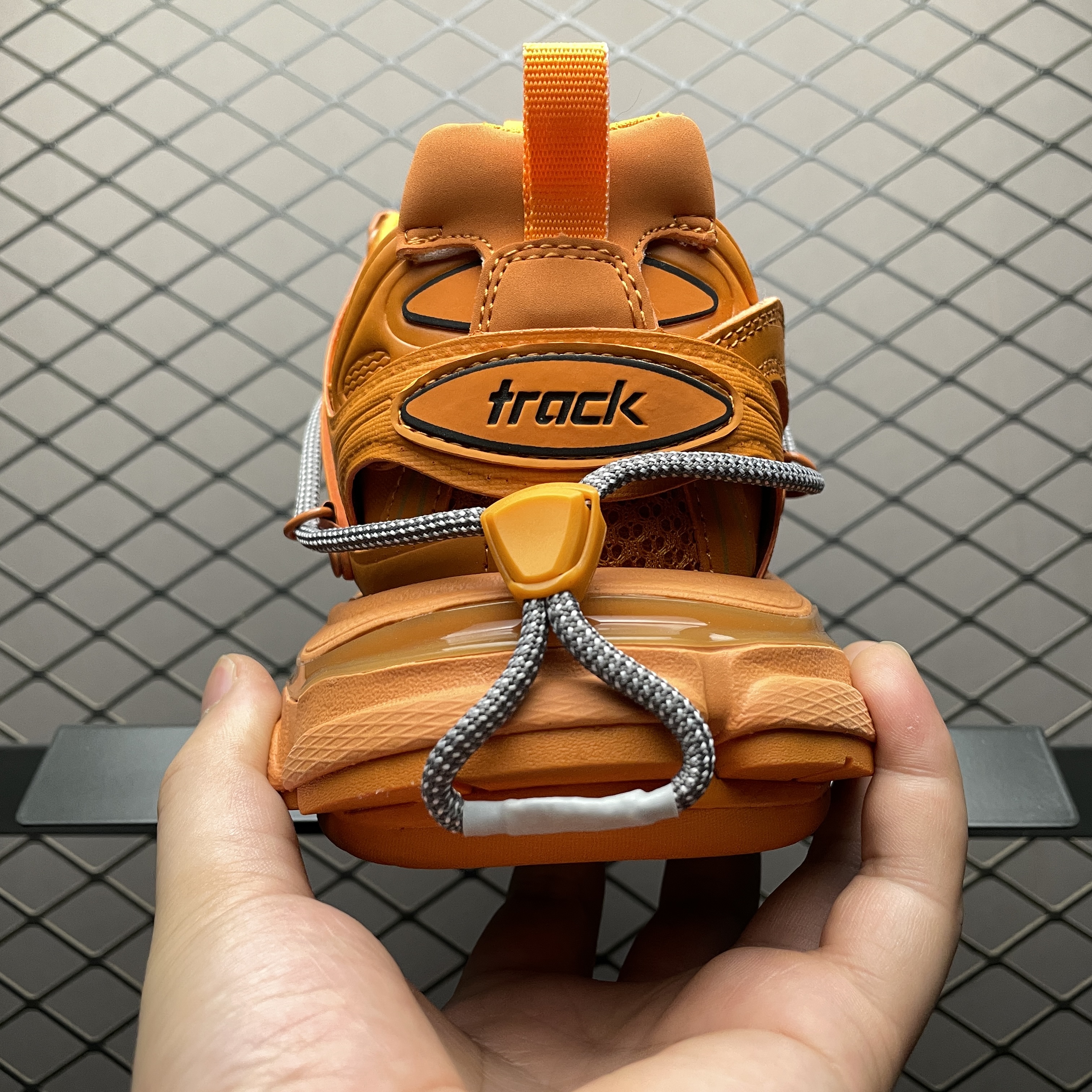 BALENCIAGA Track.2 Sneaker（700875W3RF13210）