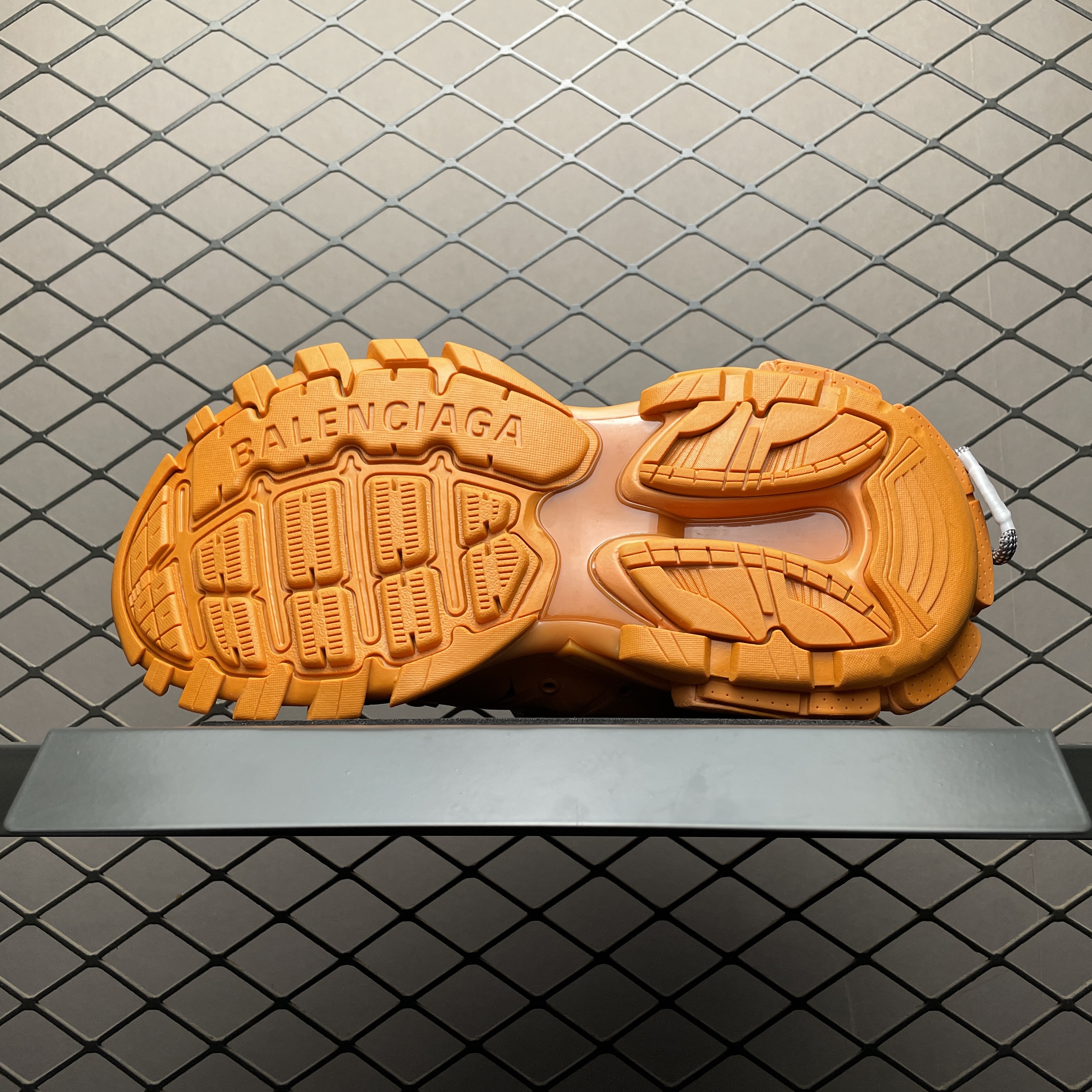 BALENCIAGA Track.2 Sneaker（700875W3RF13210）