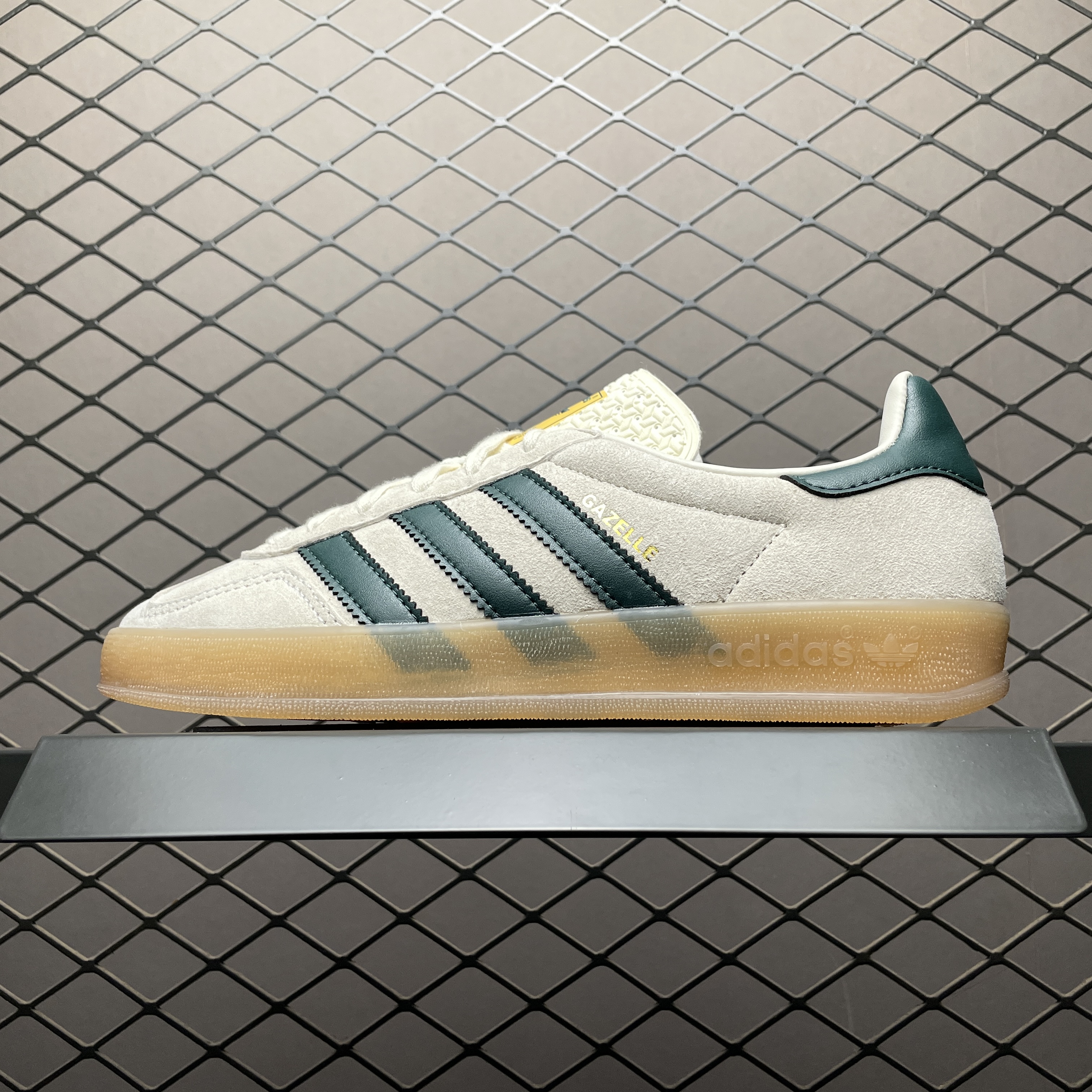 adidas Originals Gazelle Indoor "Cream White/College Green/Gum"（IH7502）