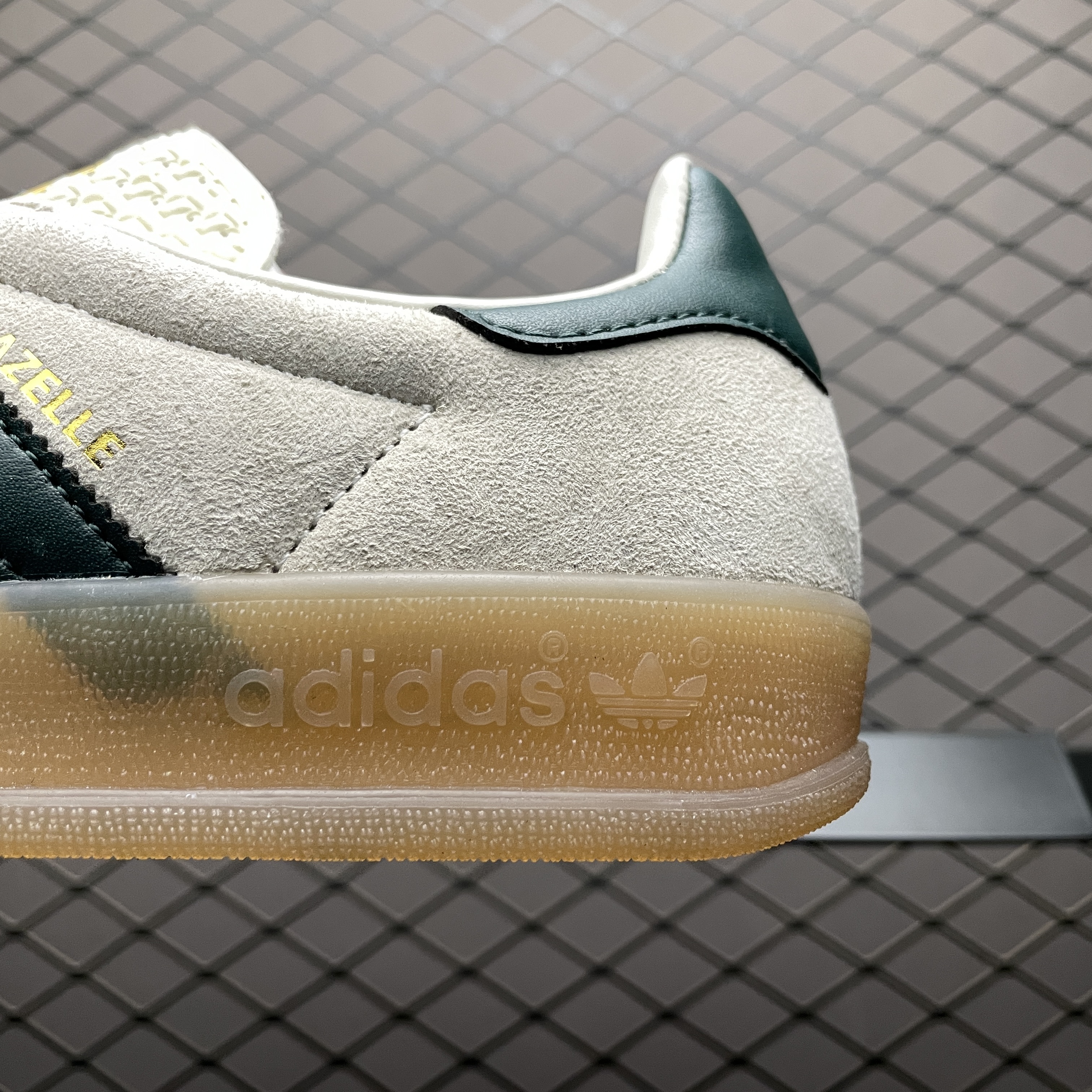 adidas Originals Gazelle Indoor "Cream White/College Green/Gum"（IH7502）