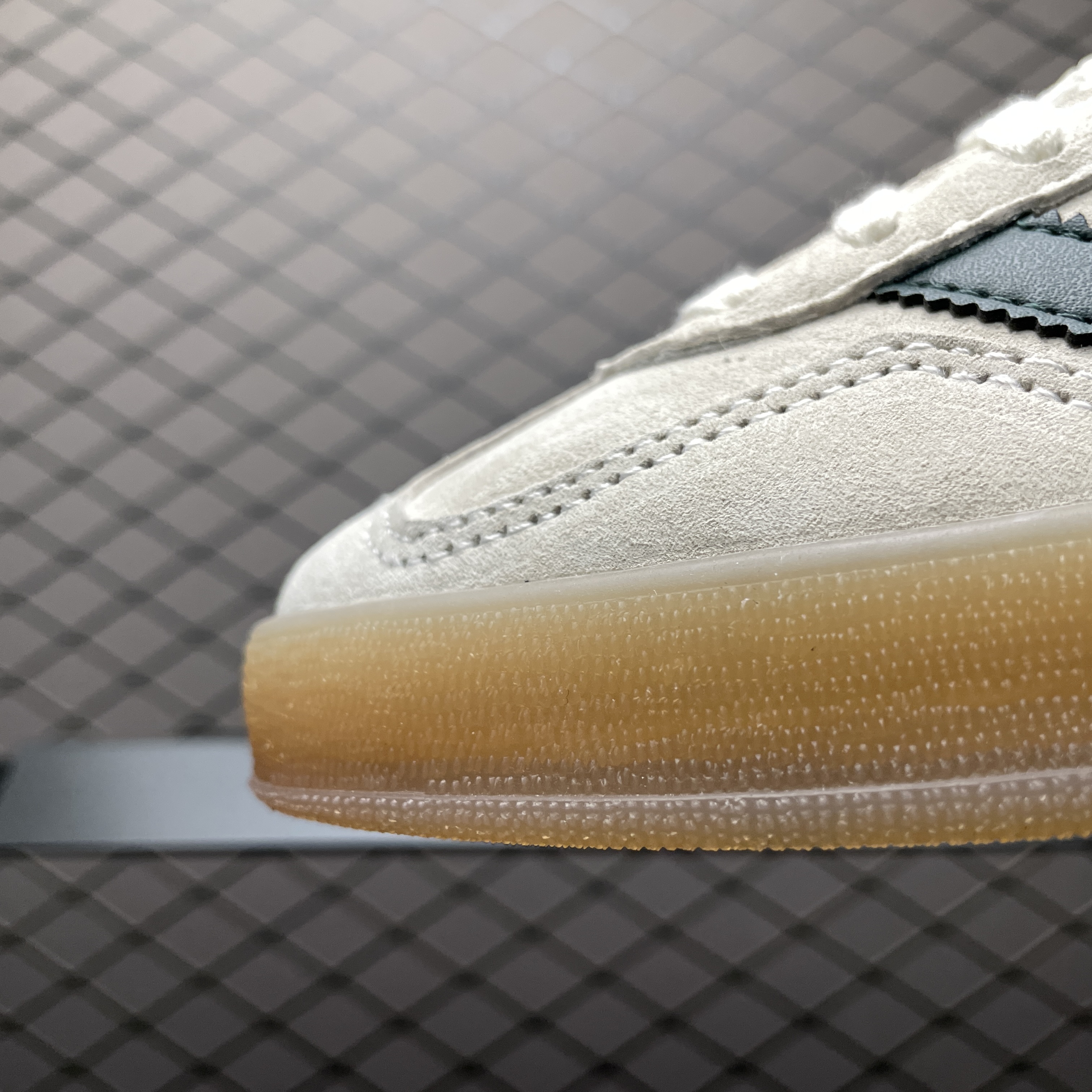 adidas Originals Gazelle Indoor "Cream White/College Green/Gum"（IH7502）