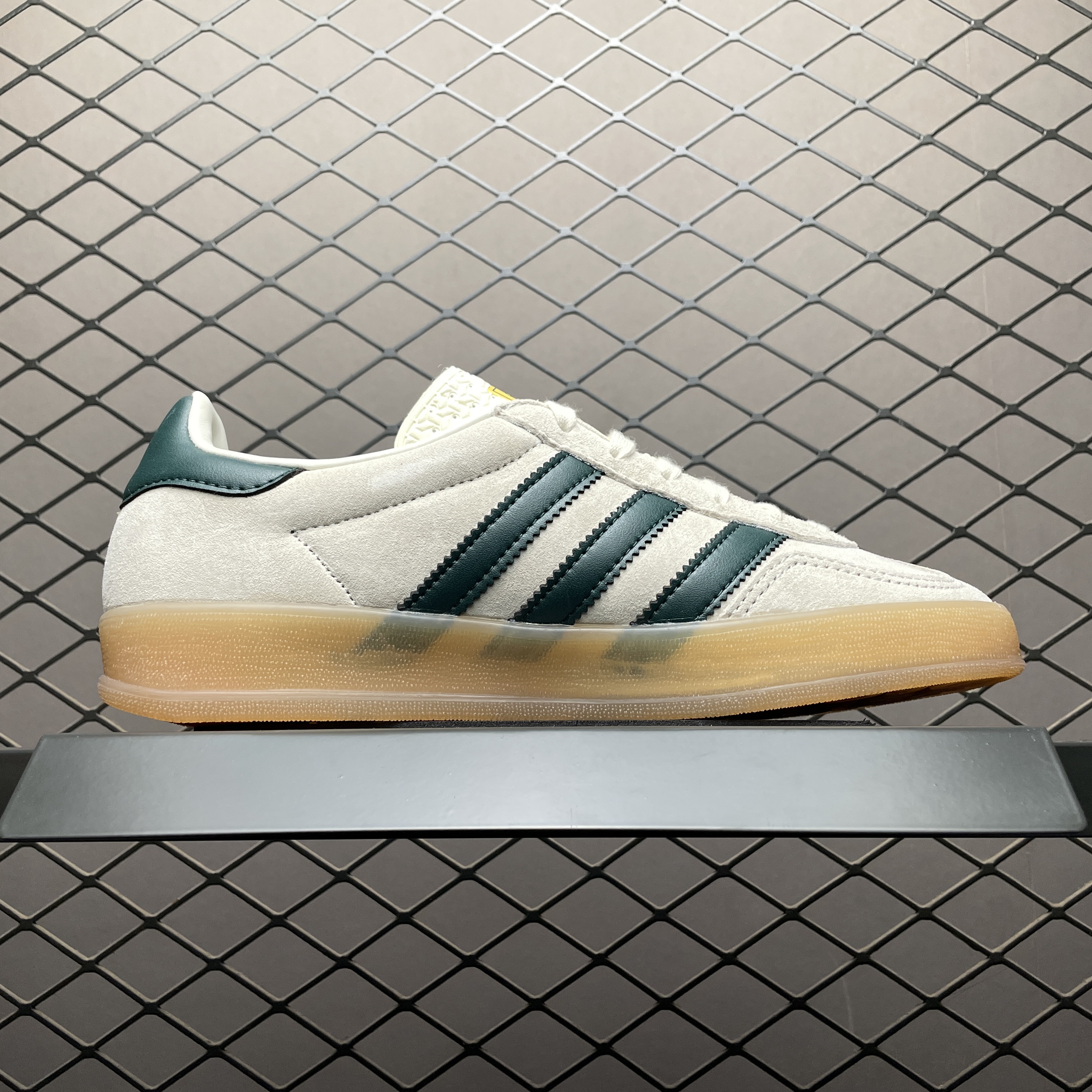 adidas Originals Gazelle Indoor "Cream White/College Green/Gum"（IH7502）