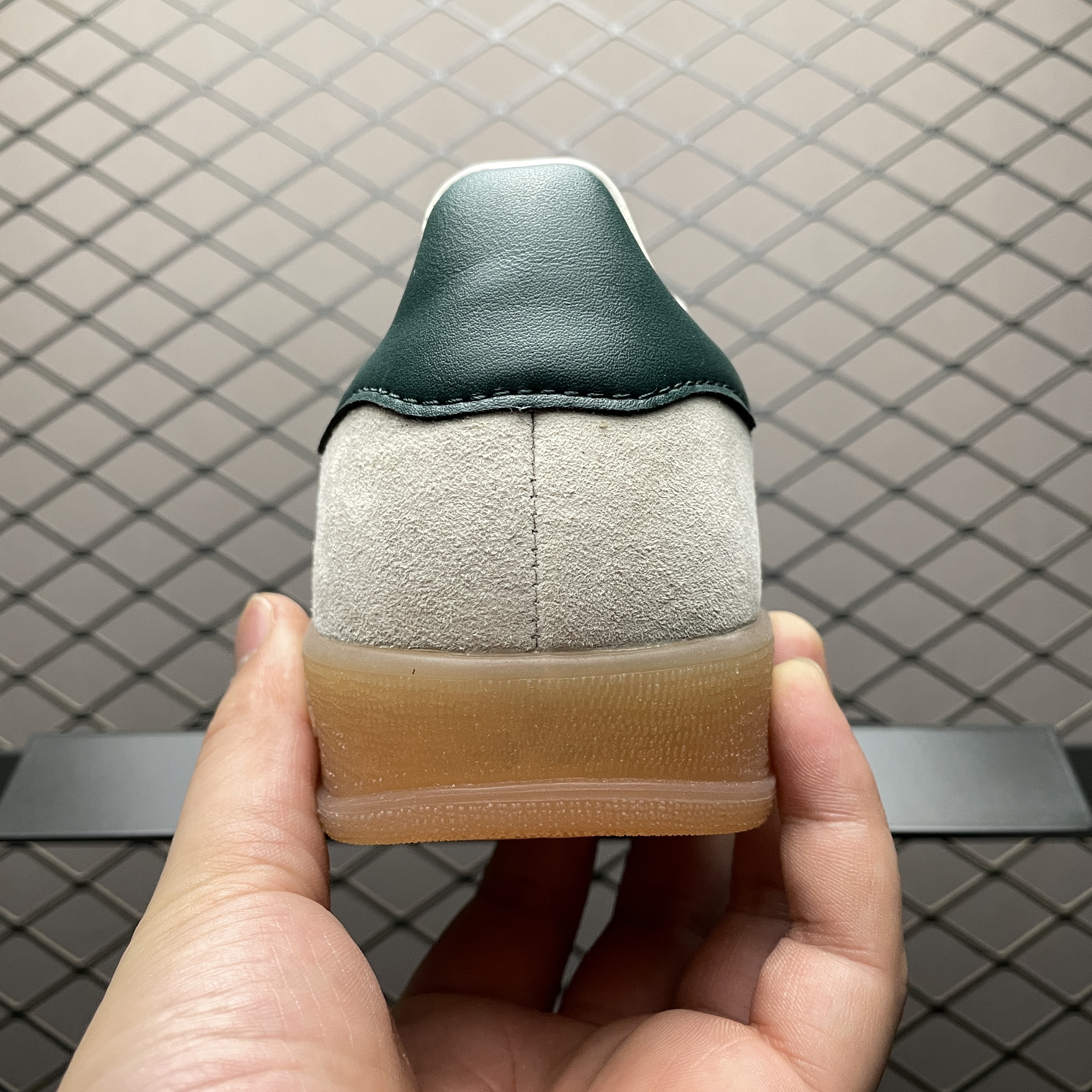 adidas Originals Gazelle Indoor "Cream White/College Green/Gum"（IH7502）