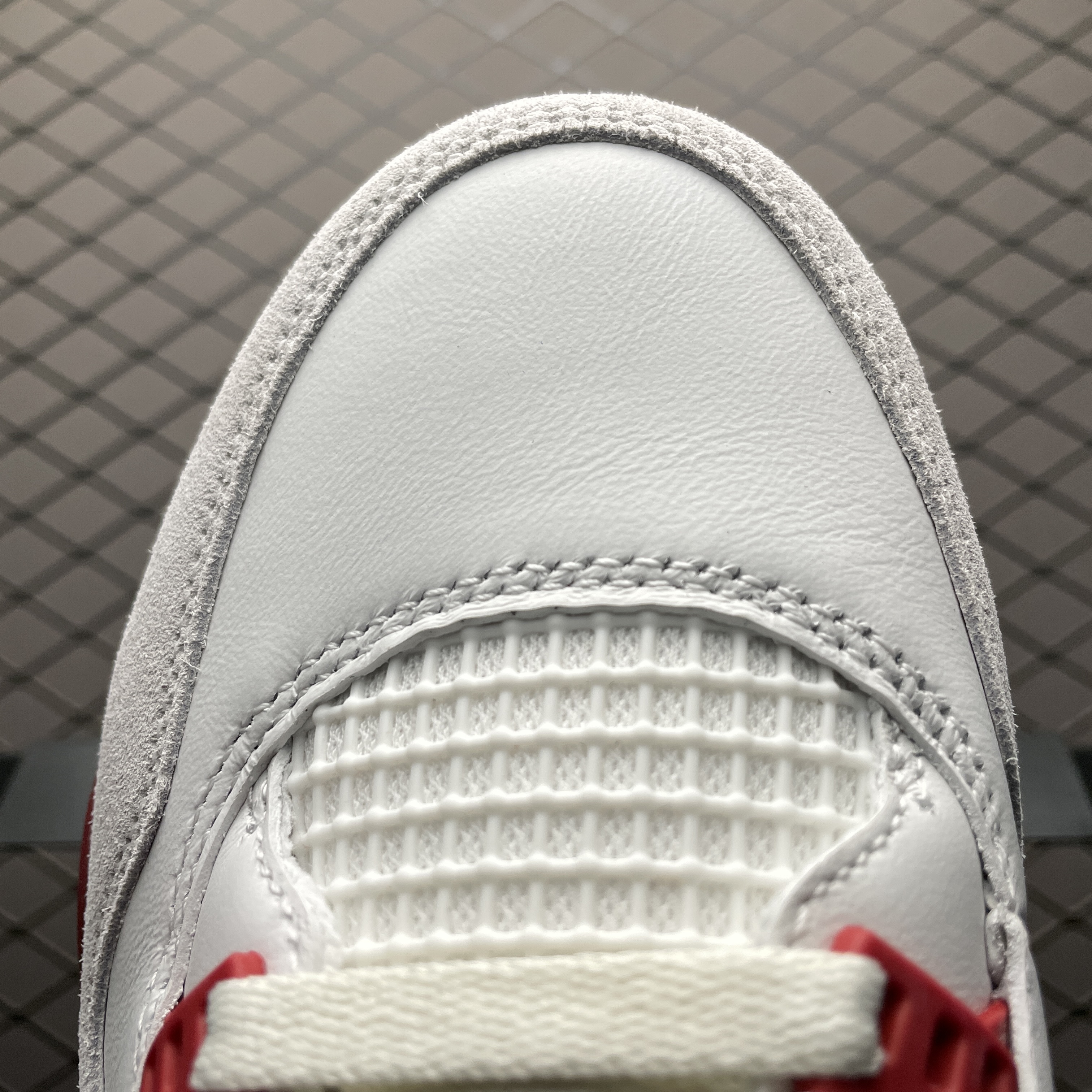 Nike SB × Air Jordan 4 "Varsity Red" (DR5415-106)