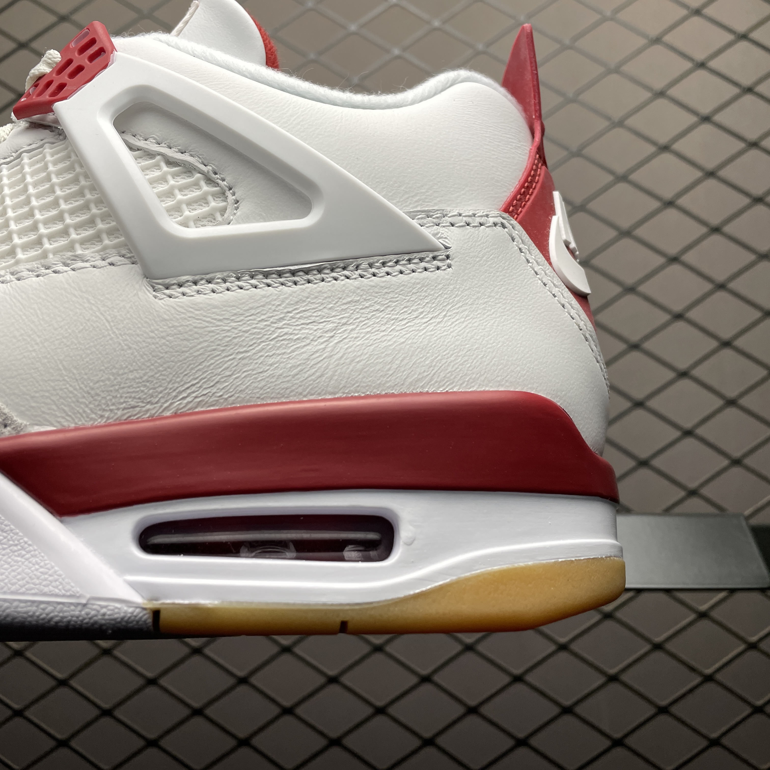 Nike SB × Air Jordan 4 "Varsity Red" (DR5415-106)