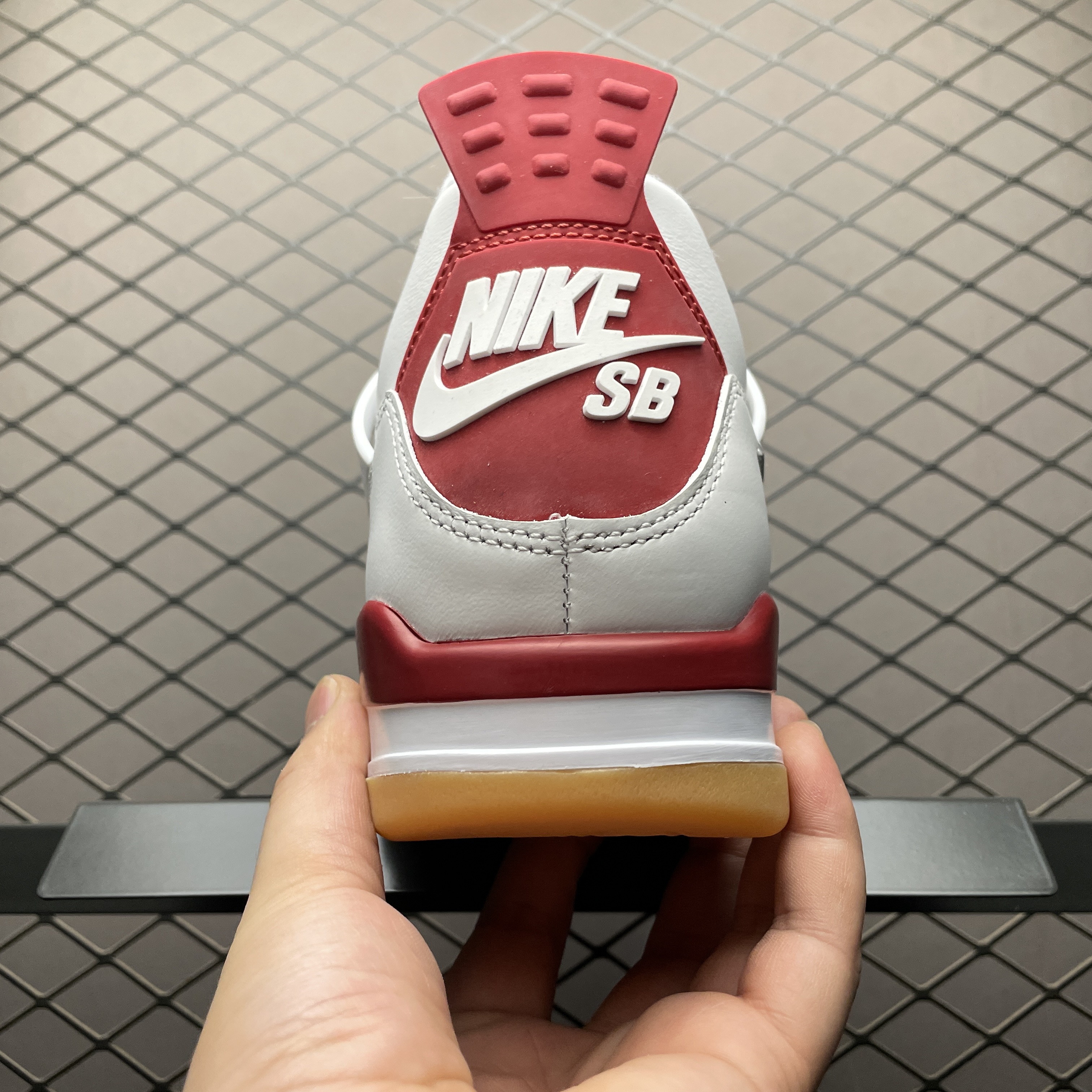 Nike SB × Air Jordan 4 "Varsity Red" (DR5415-106)