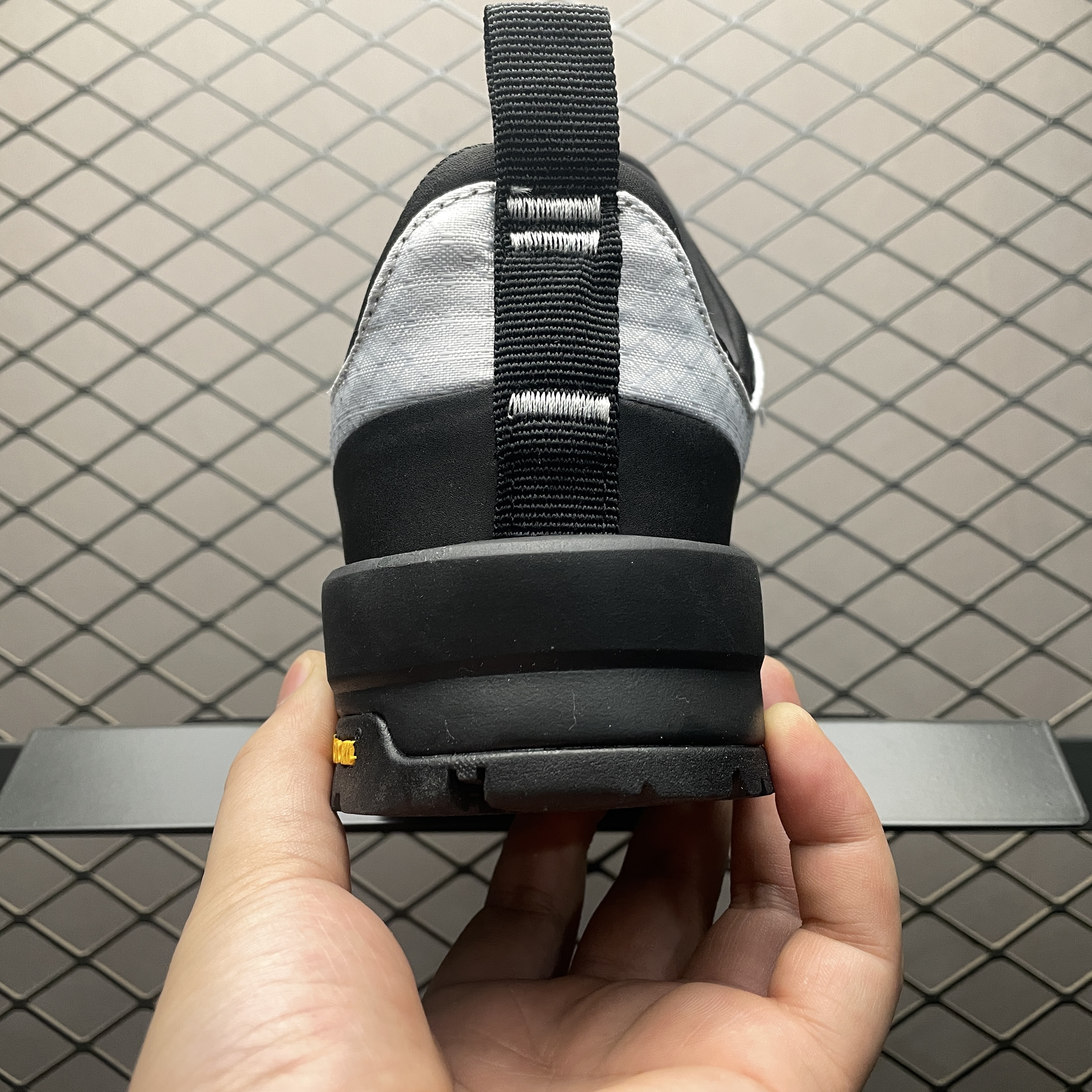 The North Face Glenclyffe Low White Dune / Anthracite (NF0A817B-CO0)