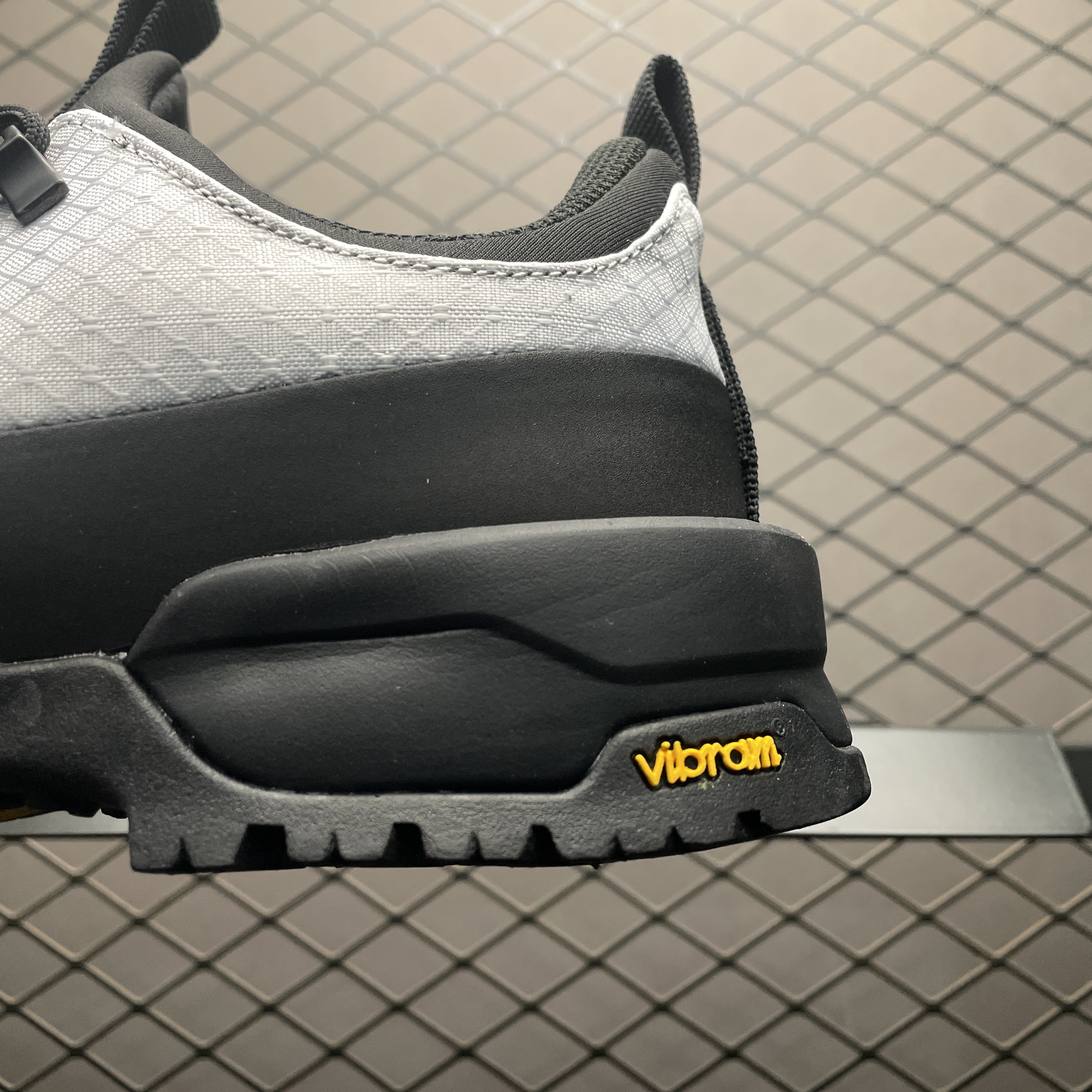 The North Face Glenclyffe Low White Dune / Anthracite (NF0A817B-CO0)