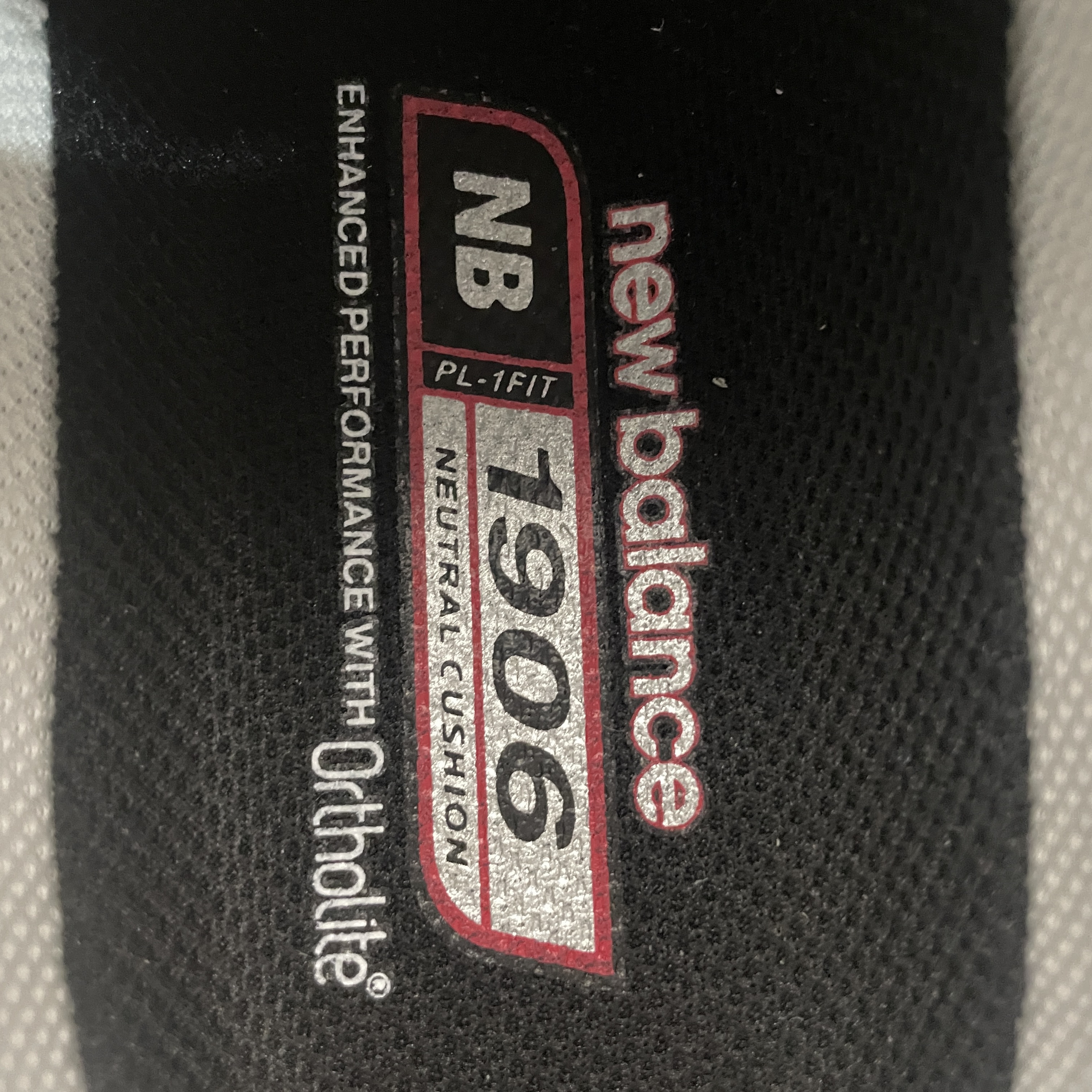 New Balance 1906R "Silver Metallic/Black/White" (U1906RCG）