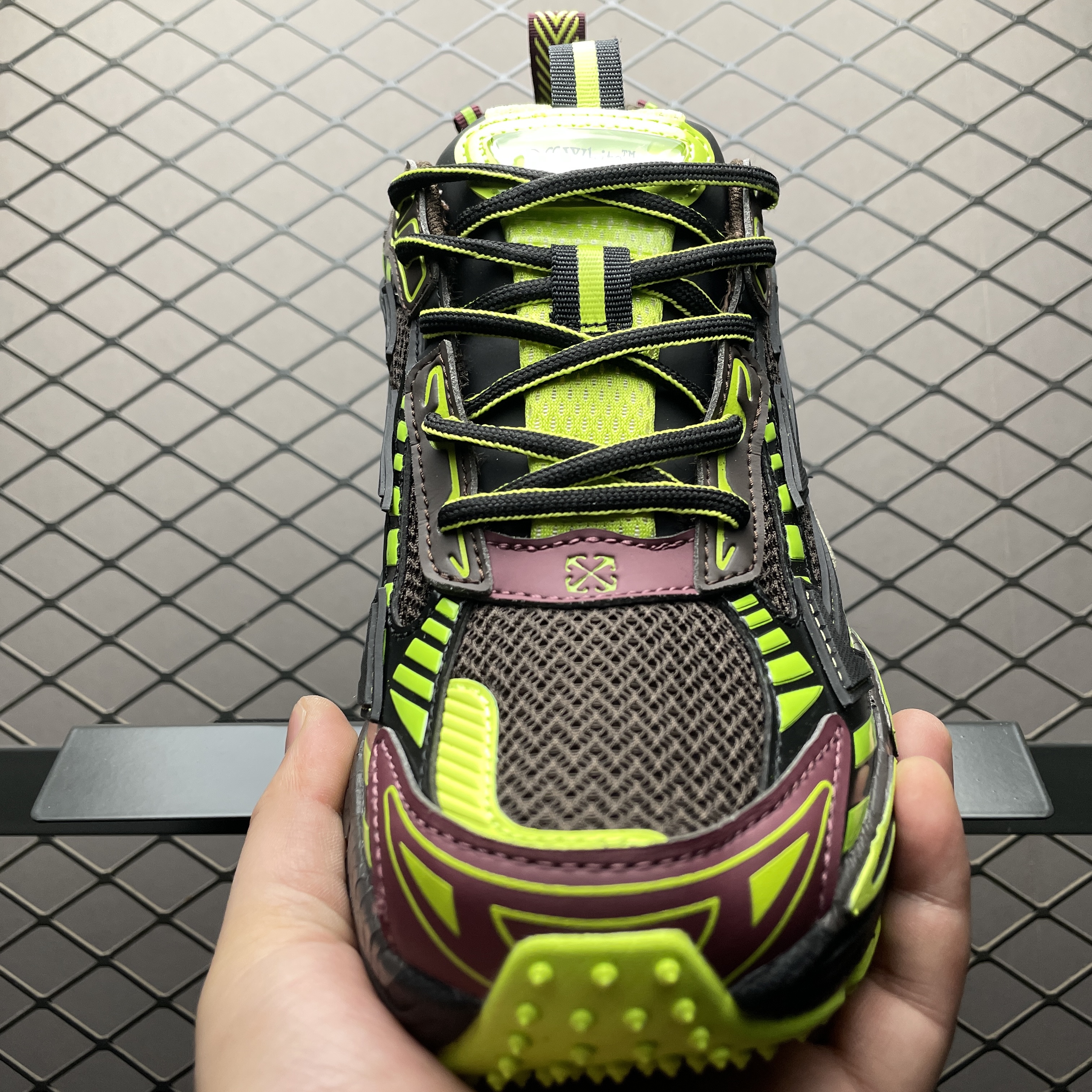 OFF-WHITE Be Right Back Chocolate Brown Green (OMIA295W24FAB0016070)