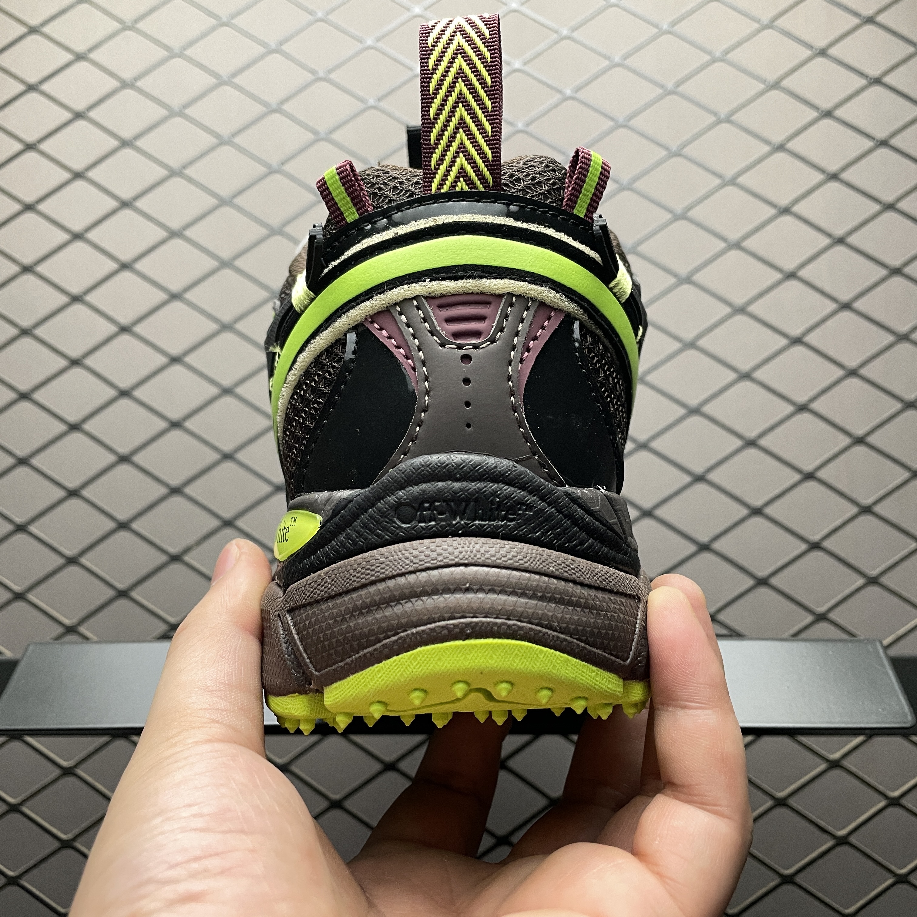 OFF-WHITE Be Right Back Chocolate Brown Green (OMIA295W24FAB0016070)