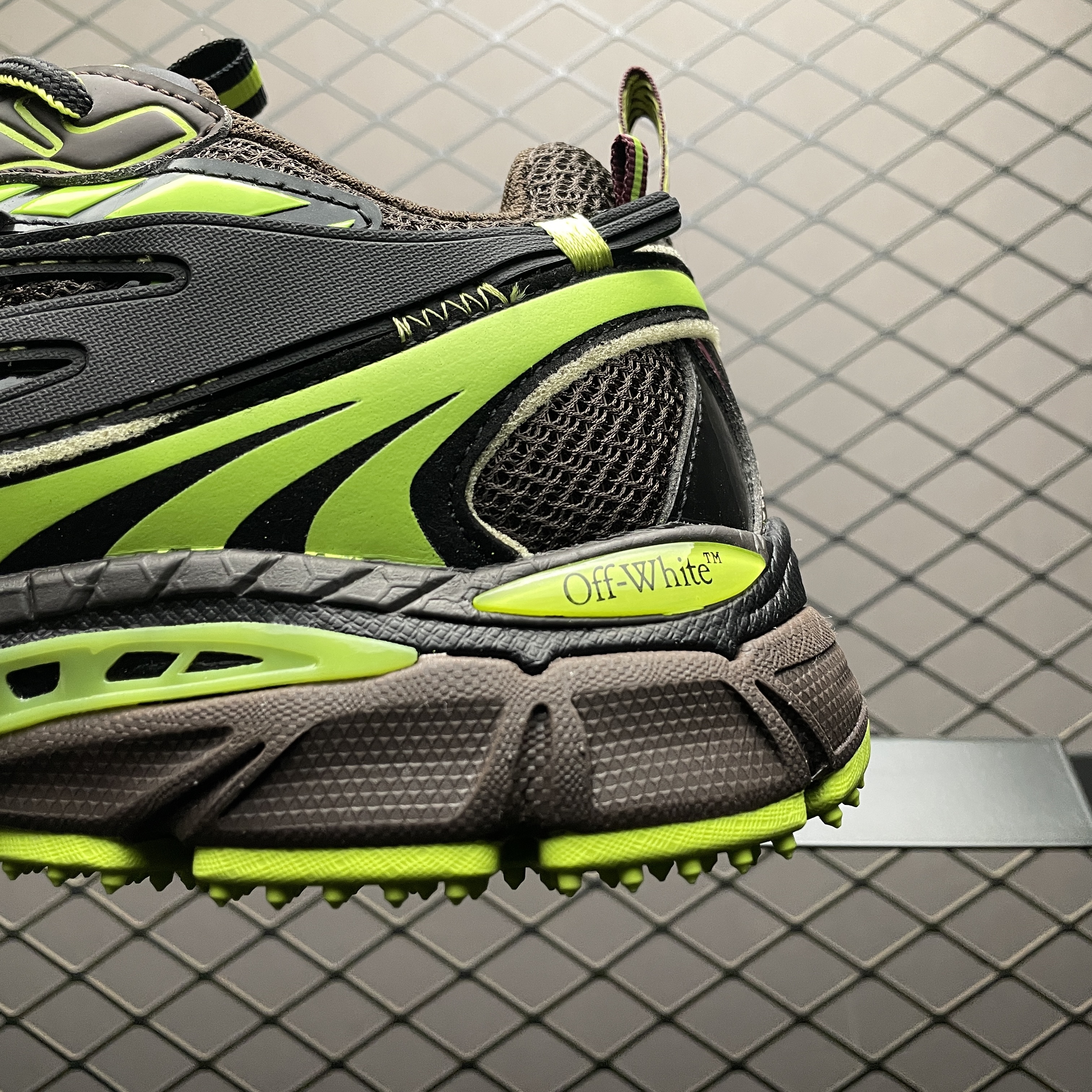 OFF-WHITE Be Right Back Chocolate Brown Green (OMIA295W24FAB0016070)