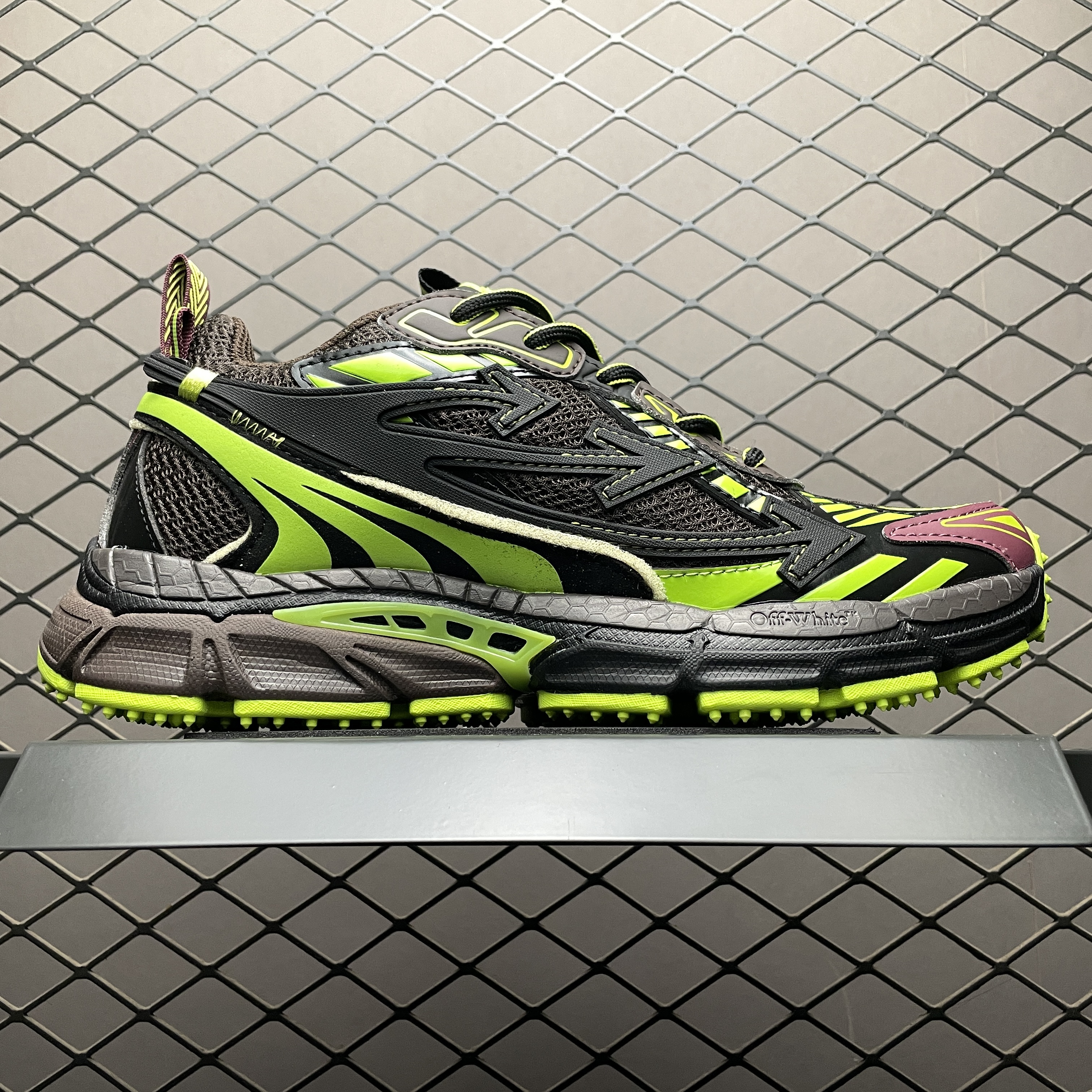 OFF-WHITE Be Right Back Chocolate Brown Green (OMIA295W24FAB0016070)