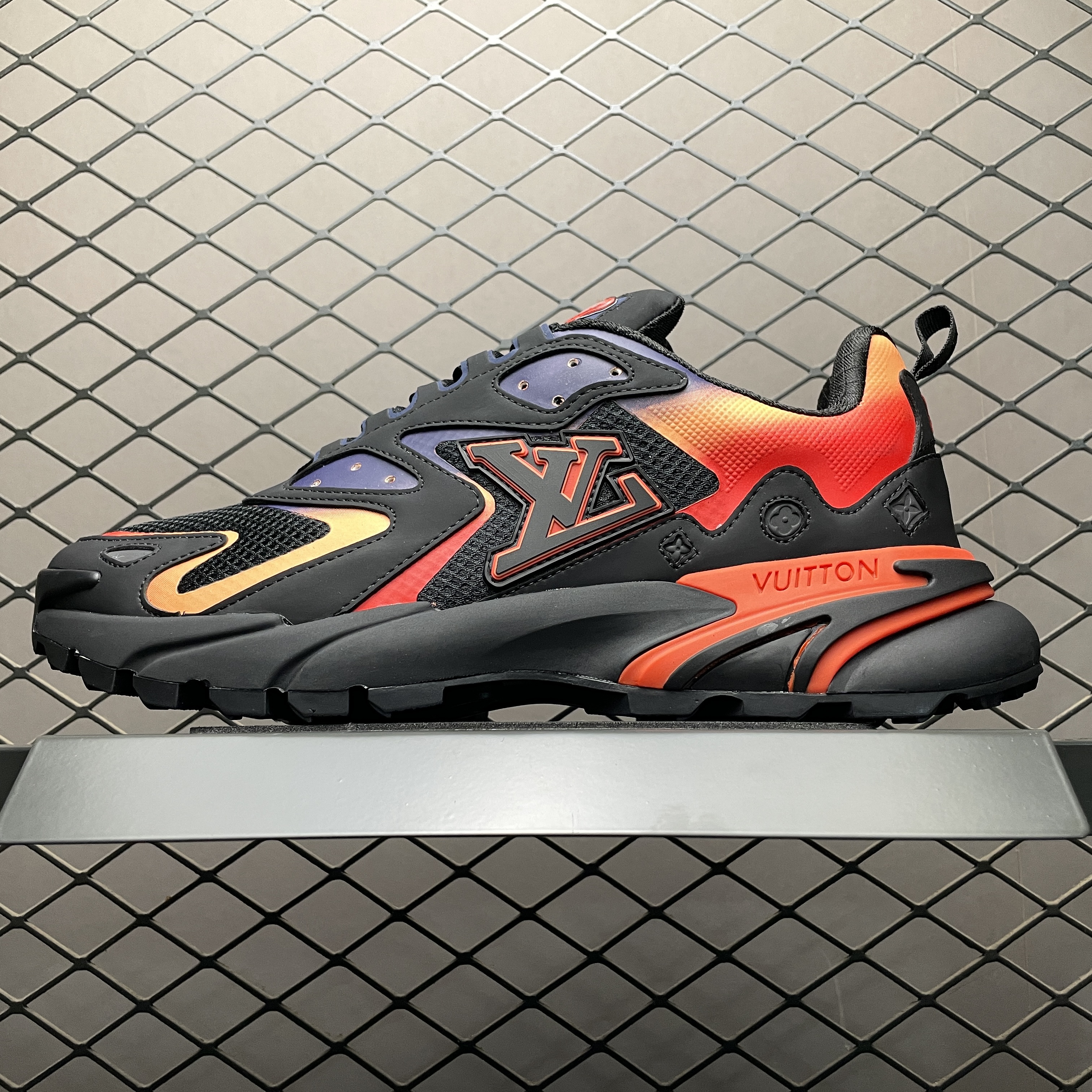 Louis Vuitton Runner Tatic sneakers, monogram（1ABFQS）