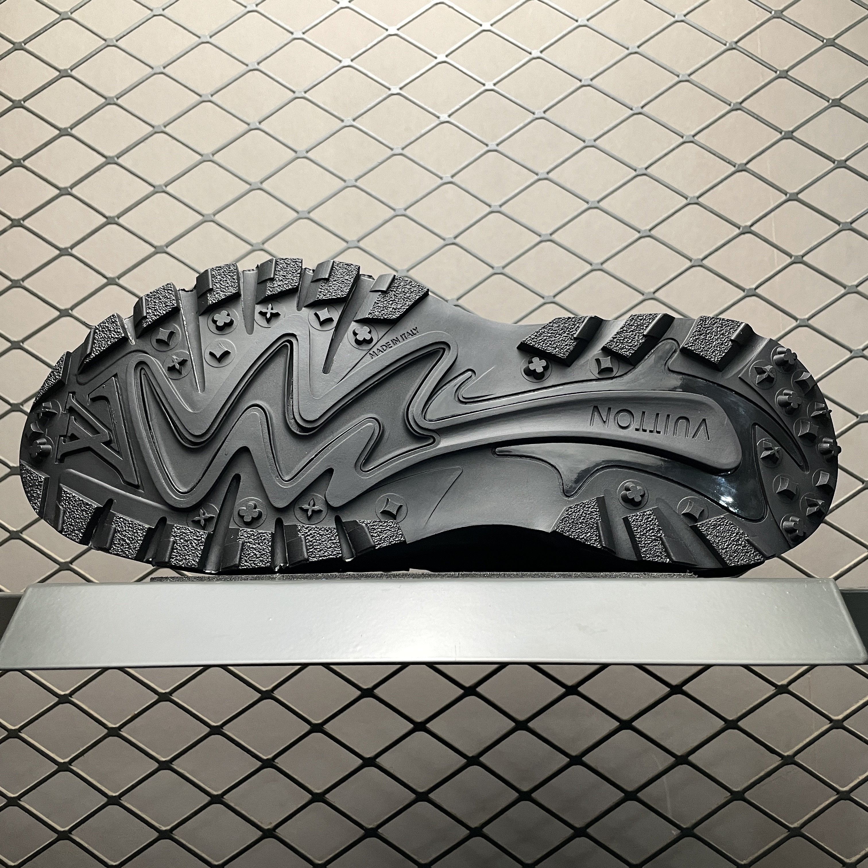 Louis Vuitton  Canvas Mesh Mens LV Runner Tatic Sneakers（1A9UNN）