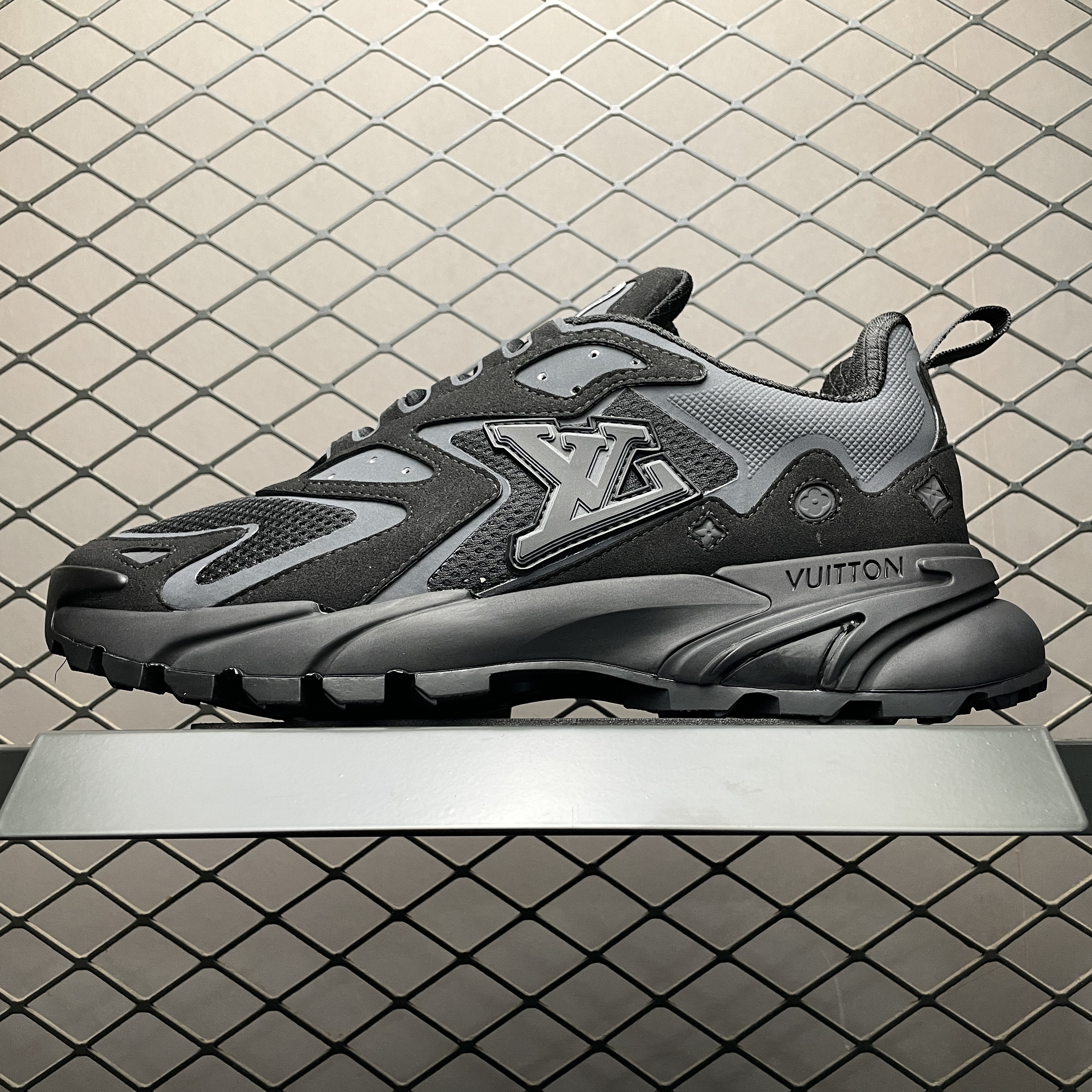 Louis Vuitton  Canvas Mesh Mens LV Runner Tatic Sneakers（1A9UNN）