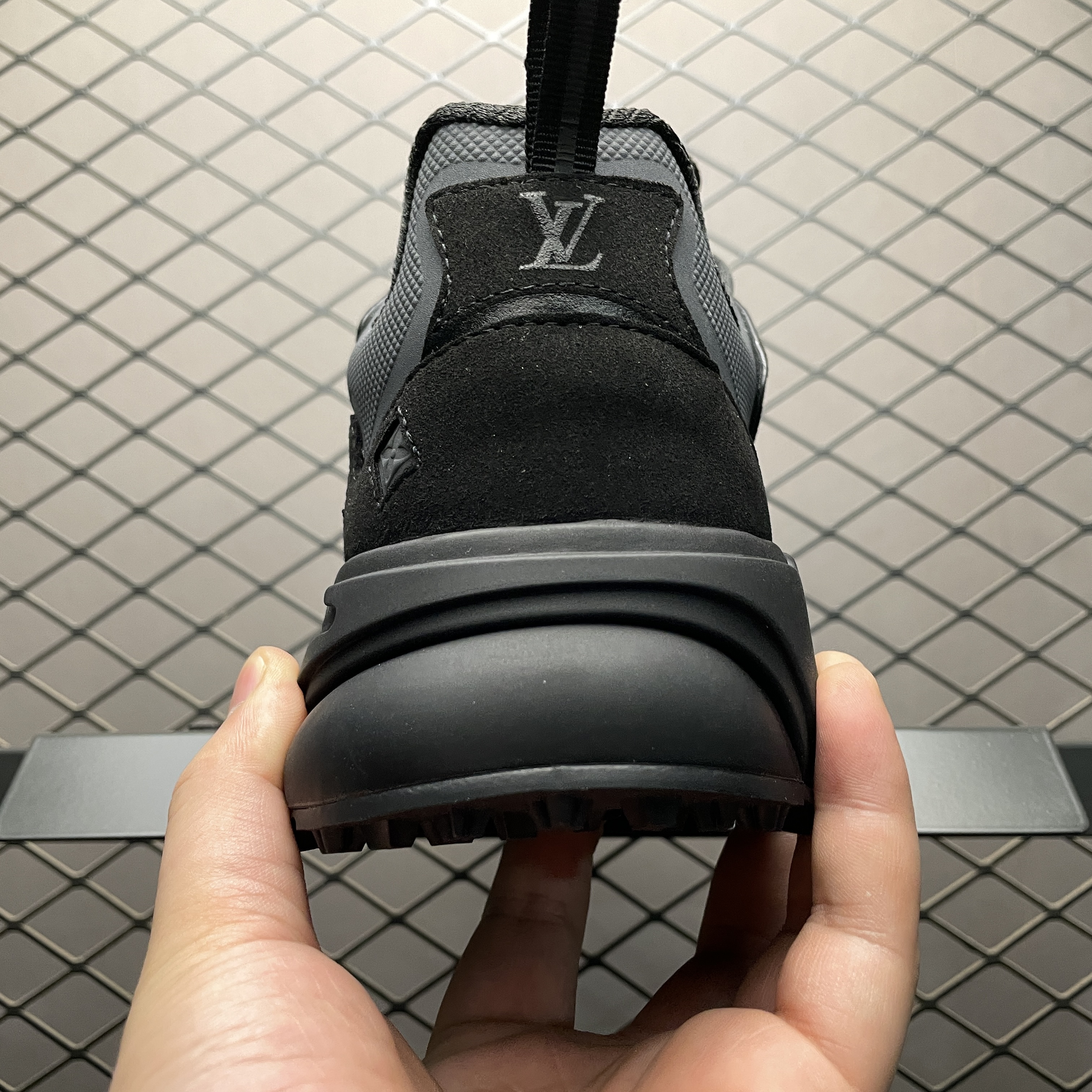 Louis Vuitton  Canvas Mesh Mens LV Runner Tatic Sneakers（1A9UNN）