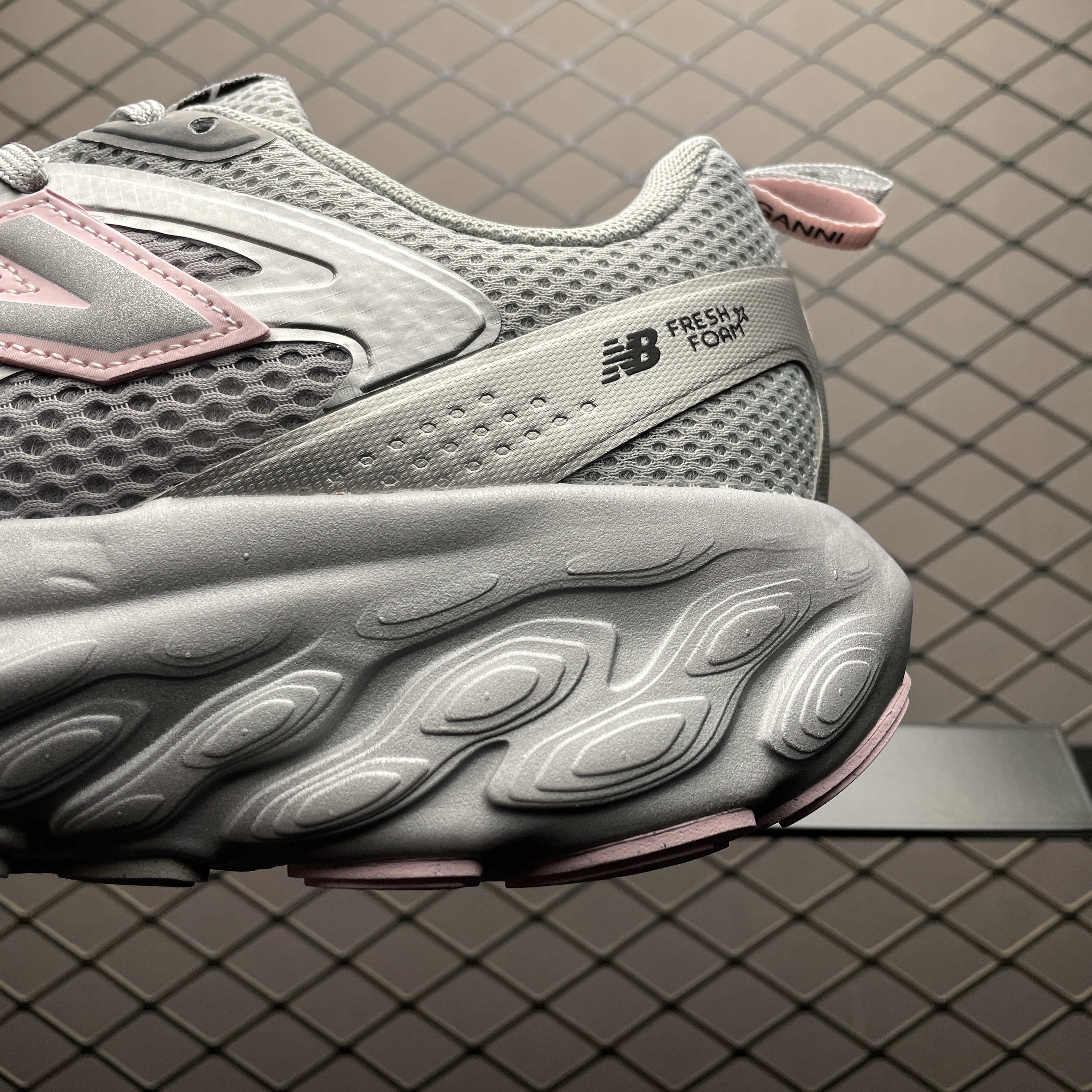 Ganni × New Balance Women's Fresh Foam Trainer "Grey" (UTRNGA)
