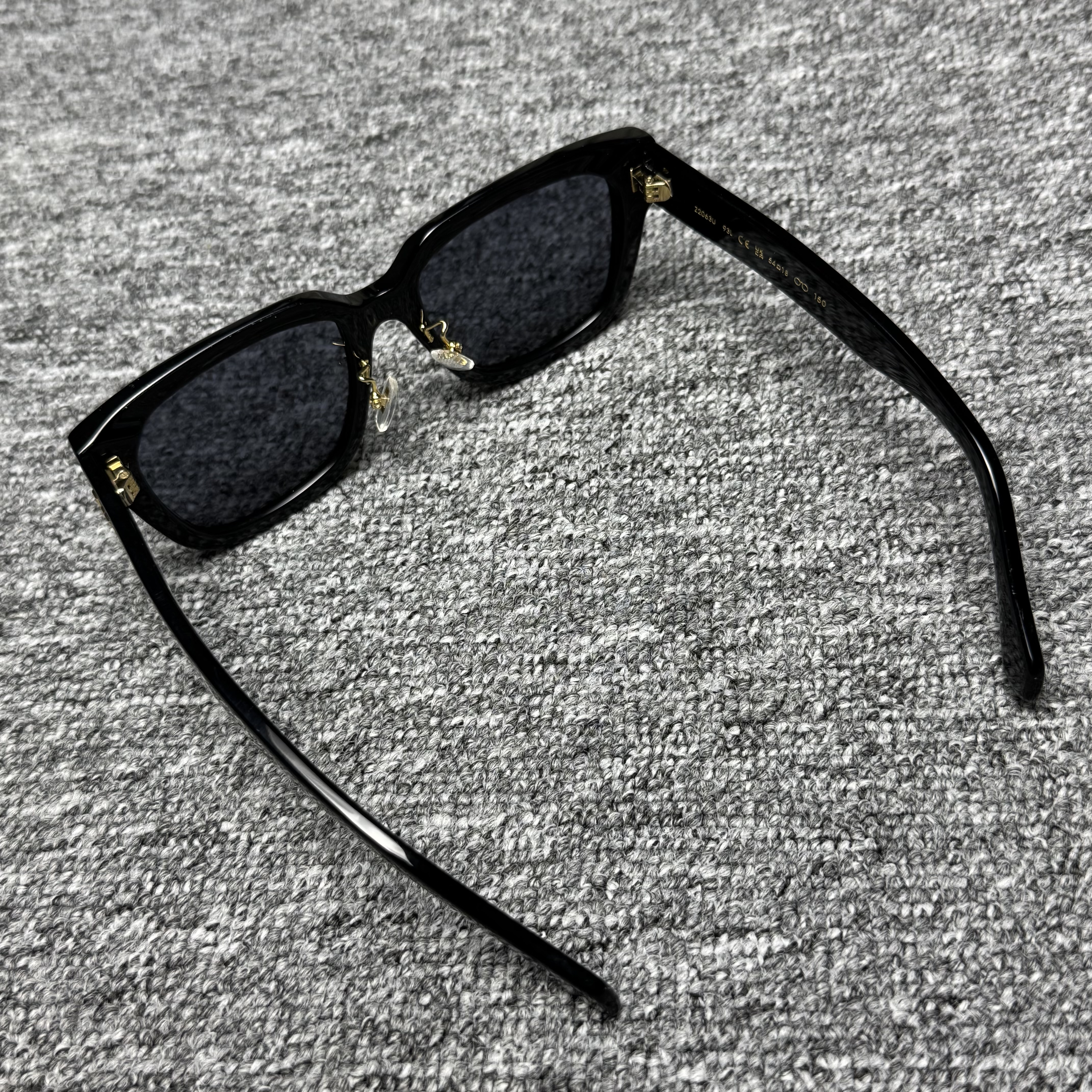 LOUIS VUITTON Confidence Square Sunglasses (Z2063U)