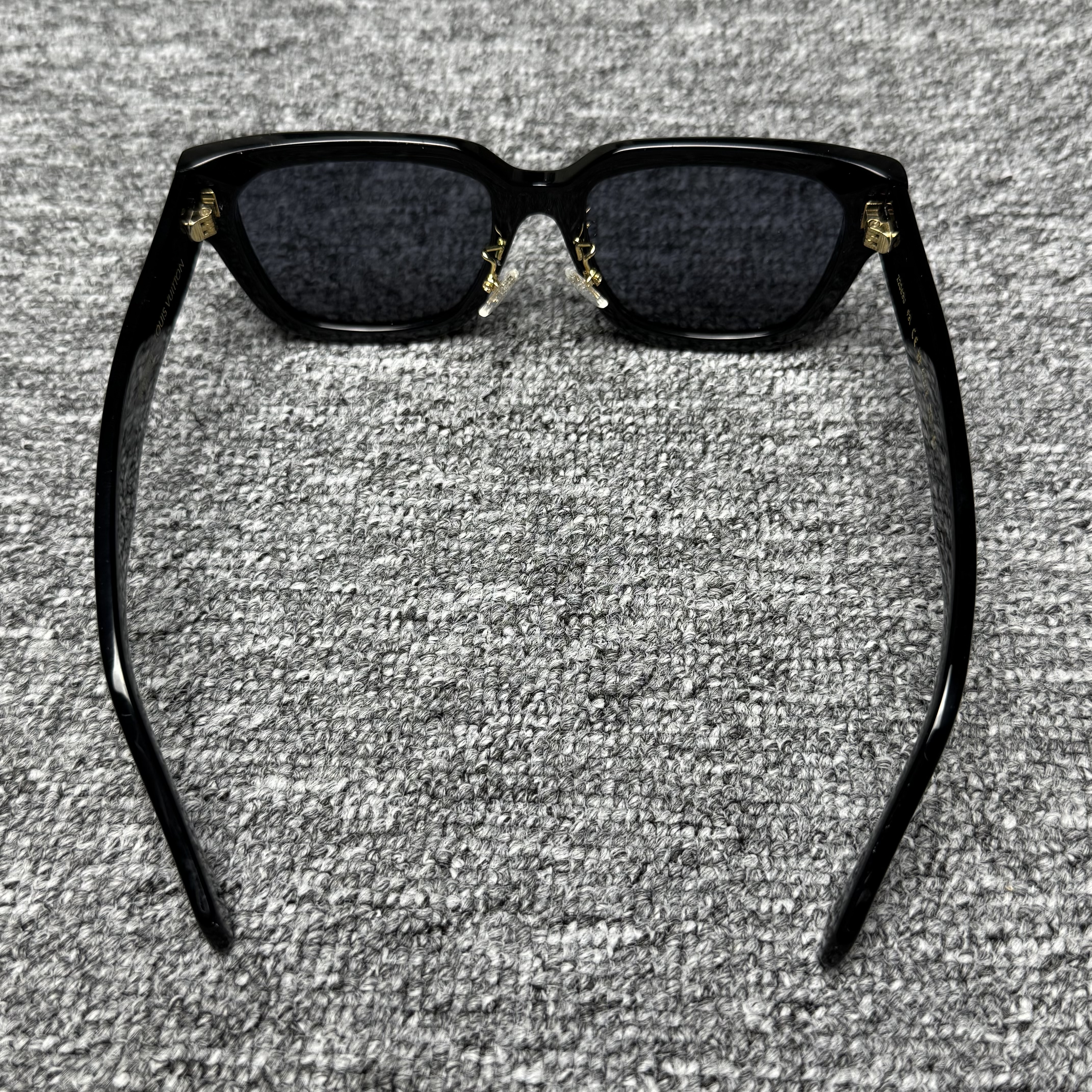 LOUIS VUITTON Confidence Square Sunglasses (Z2063U)
