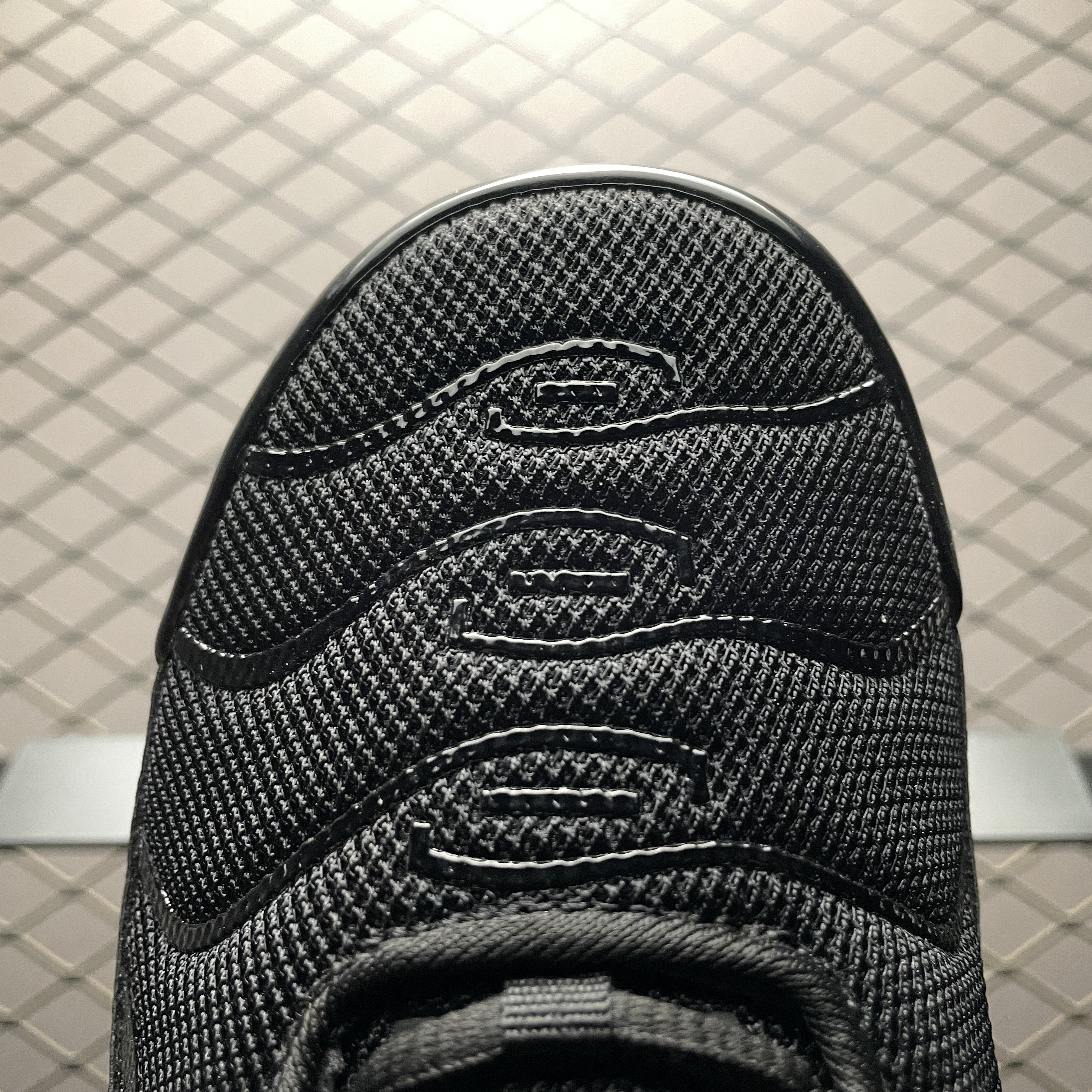 Nike Air Max Plus "Triple Black" (604133-050)