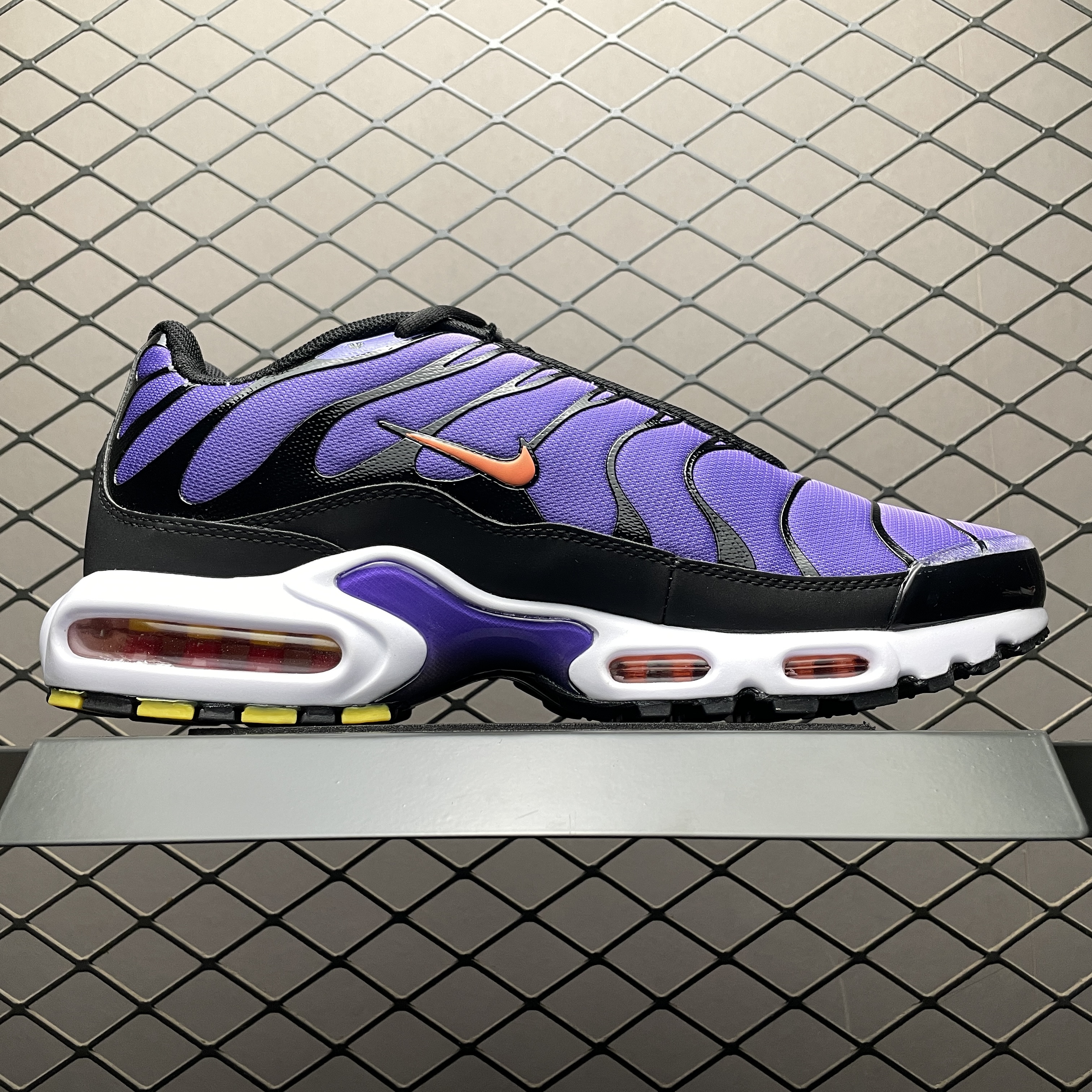 Nike Air Max Plus OG "Voltage Purple" (DX0755-500)