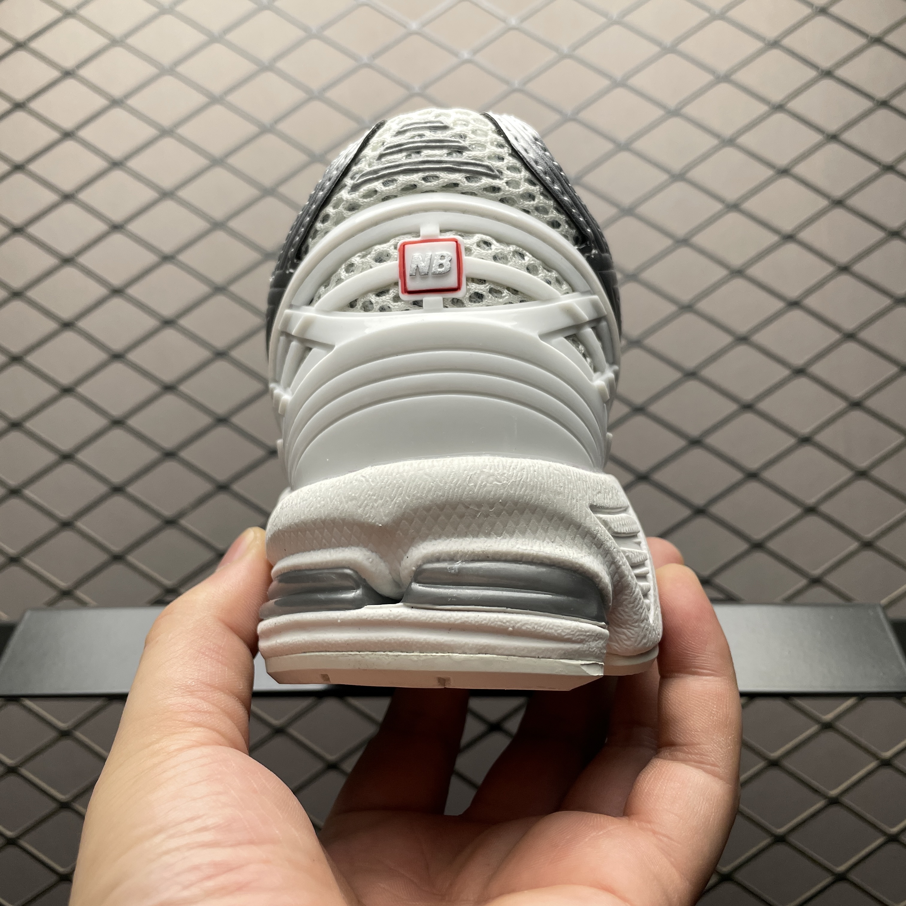 New Balance 1906R Urban Core Silver (M1906RCB）