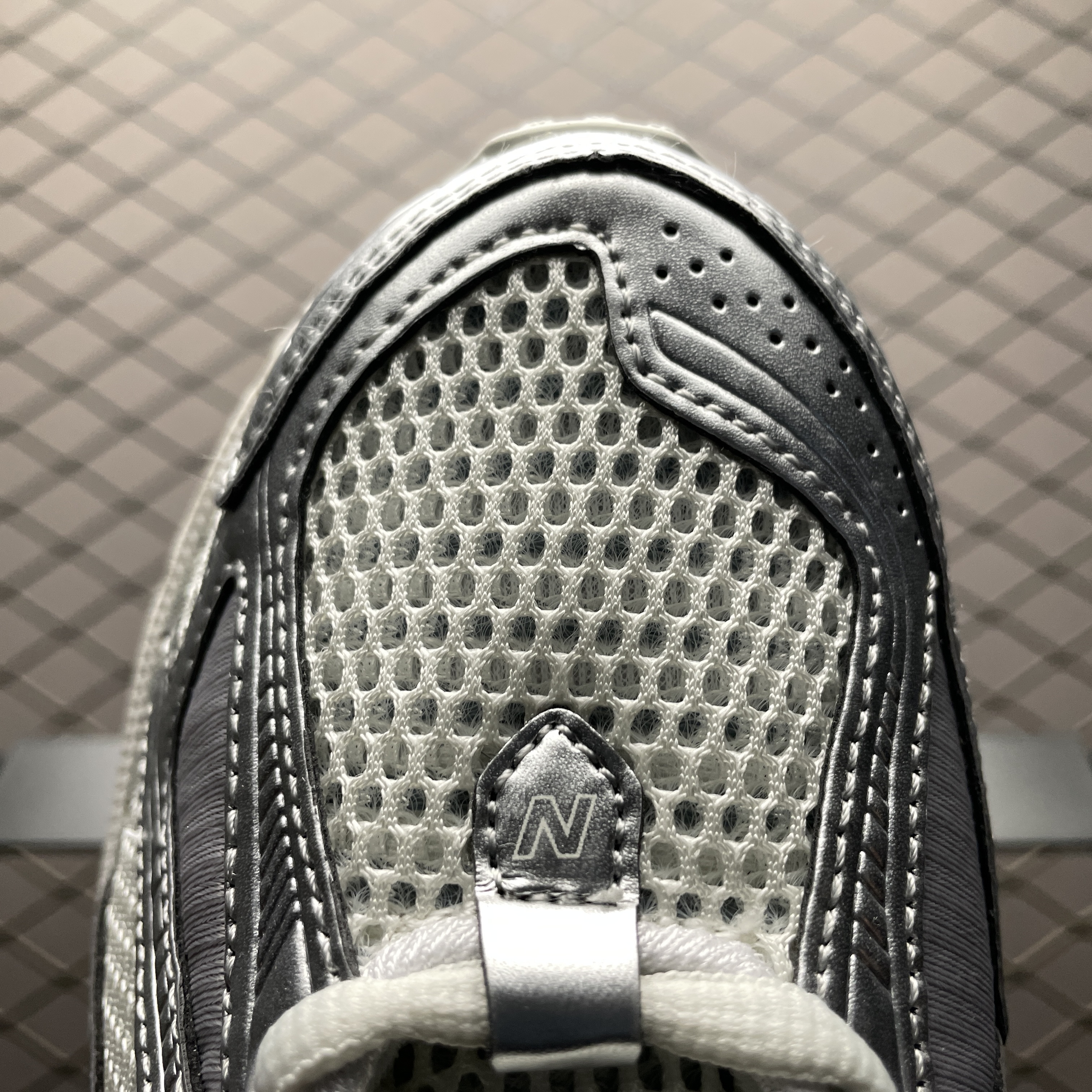 New Balance 1906R Urban Core Silver (M1906RCB）