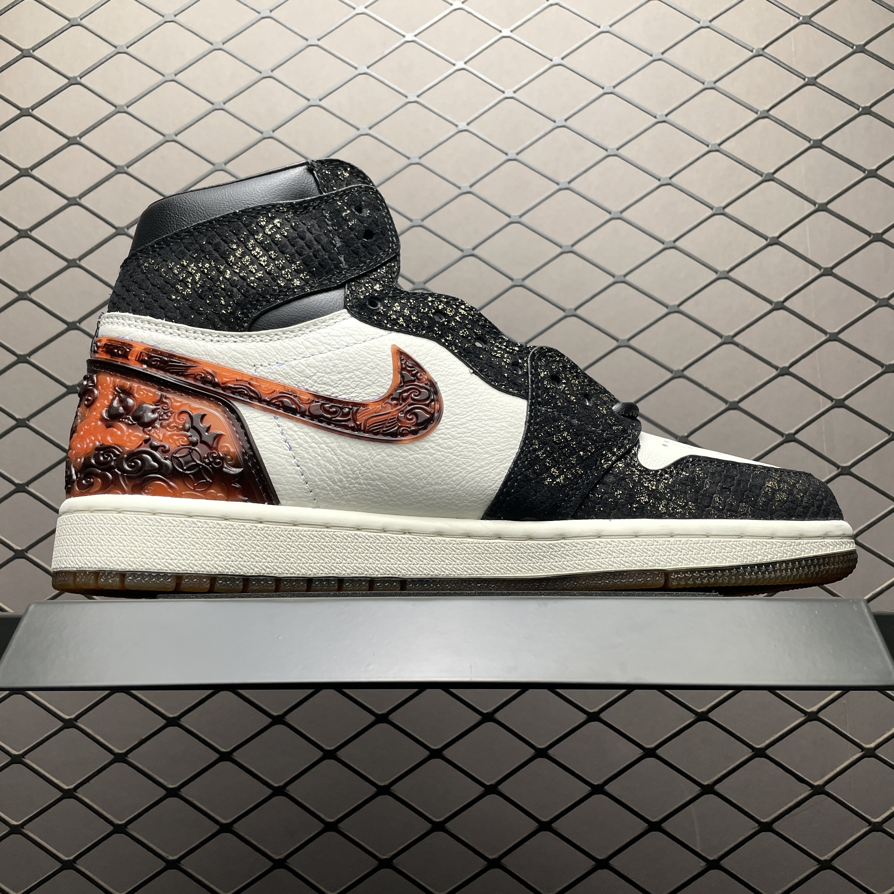 Nike Air Jordan 1 High OG “XuanWu” (Serial Numbered/3399 pairs)（IB3165-091）