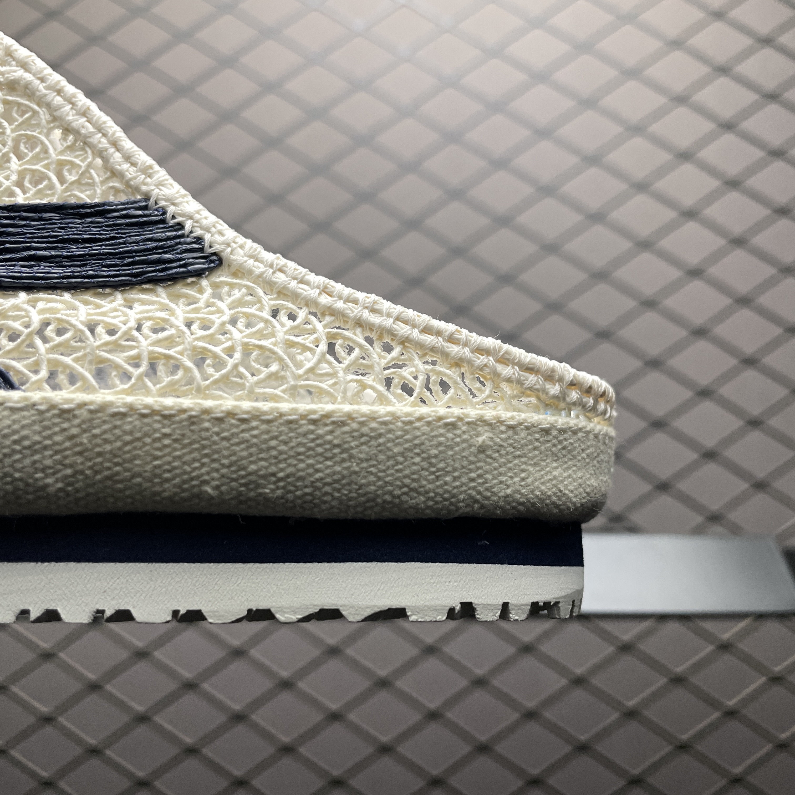 Onitsuka Tiger Mexico 66 Sabot "Birch/Peacoat"（1183C123-200）