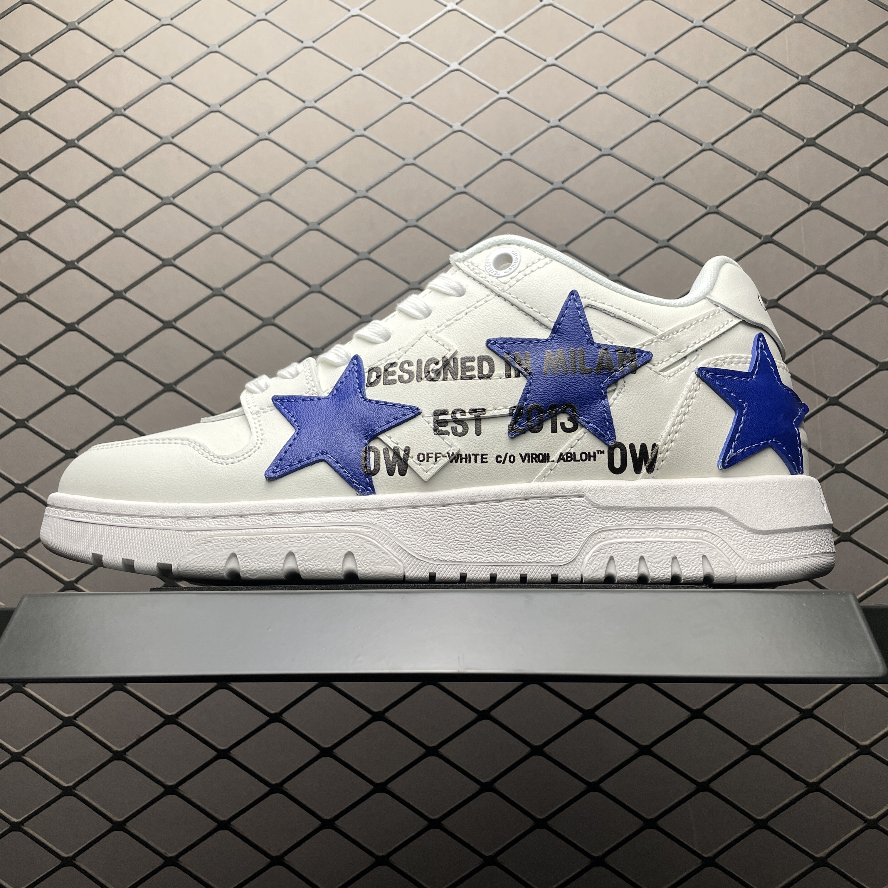 OFF-WHITE Out Of Office OOO Low Tops Animation (OMIA189S25LEA00D0145)