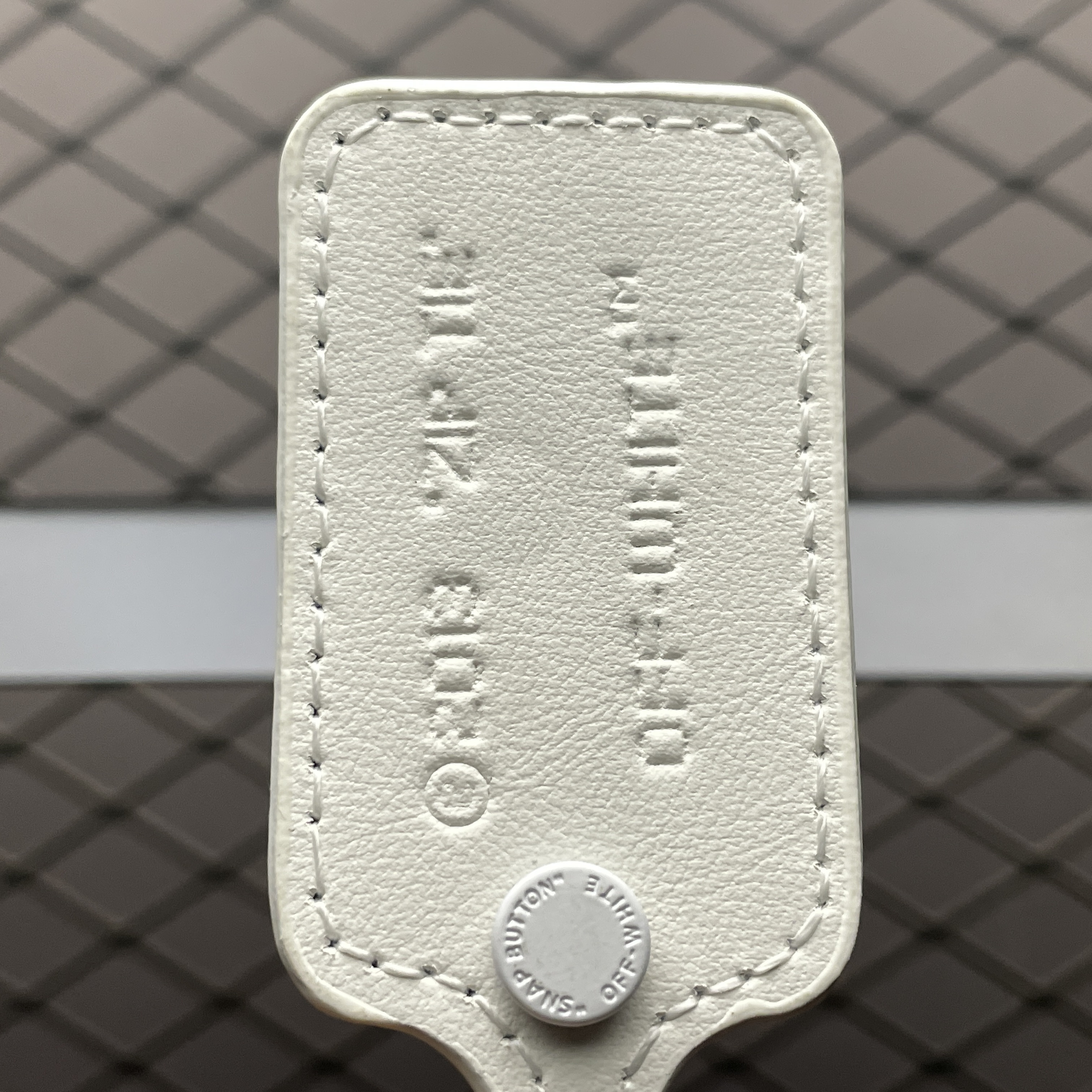 OFF-WHITE Out Of Office OOO Low Tops Animation (OMIA189S25LEA00D0145)