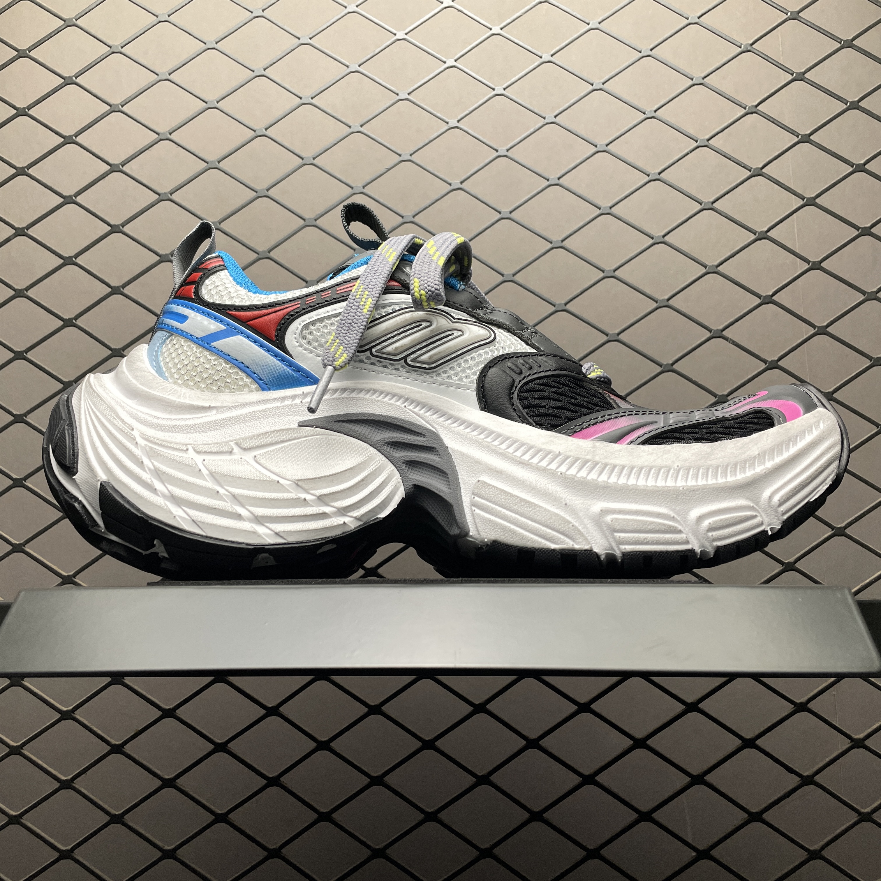 BALENCIAGA 10XL Sneaker （815859W2MV71980（815853W2MV71980））