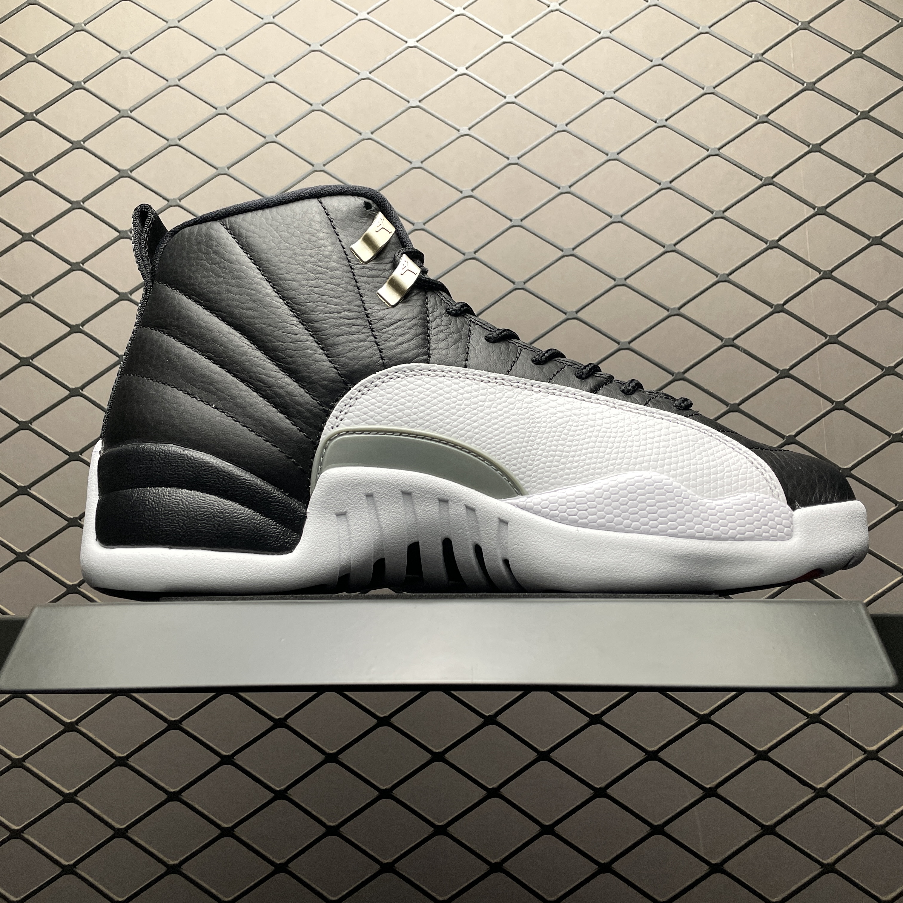Nike Air Jordan 12 "Playoffs" (CT8013-006)