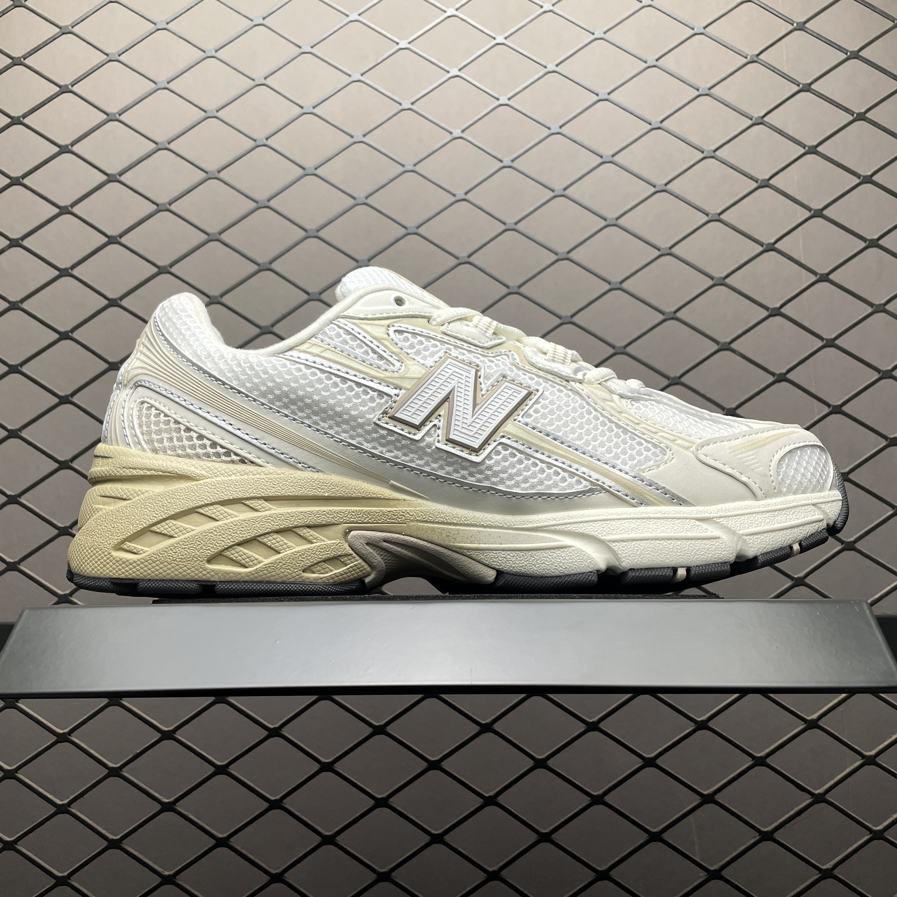 New Balance740 sneakers (U740PR2）