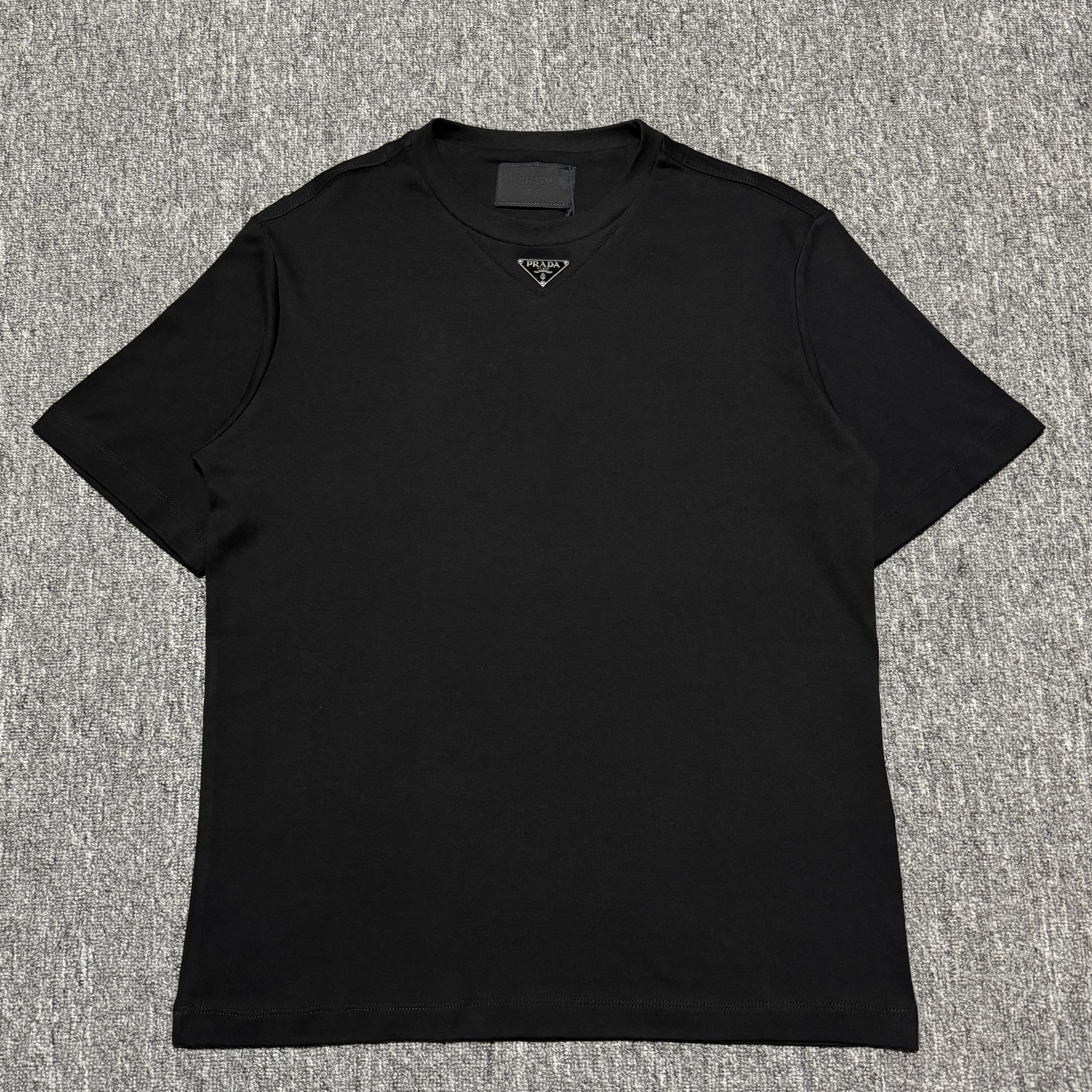 PRADA Cotton short sleeve T-shirt  (POIZON240514148）