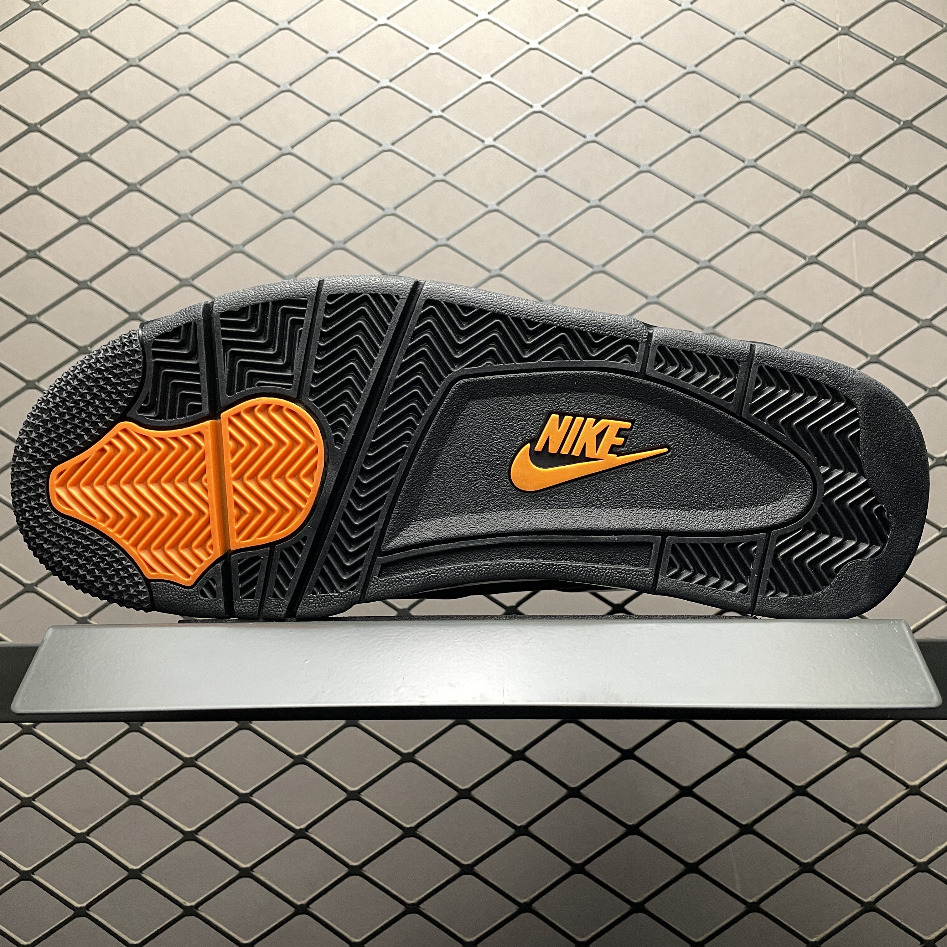 Undefeated × Nike Air Jordan 4 Retro "Deep Green" (2025)（IB1519-200）