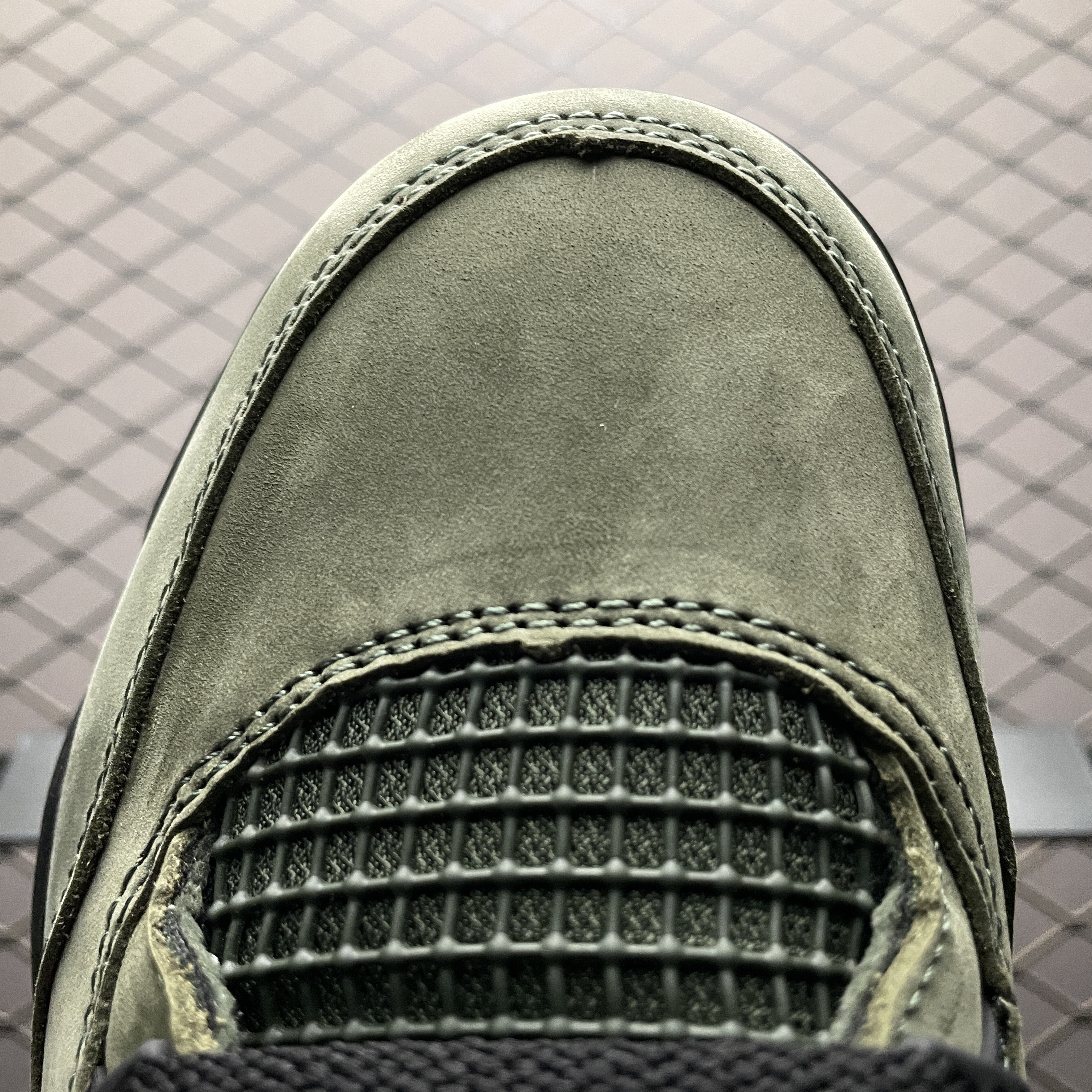 Undefeated × Nike Air Jordan 4 Retro "Deep Green" (2025)（IB1519-200）