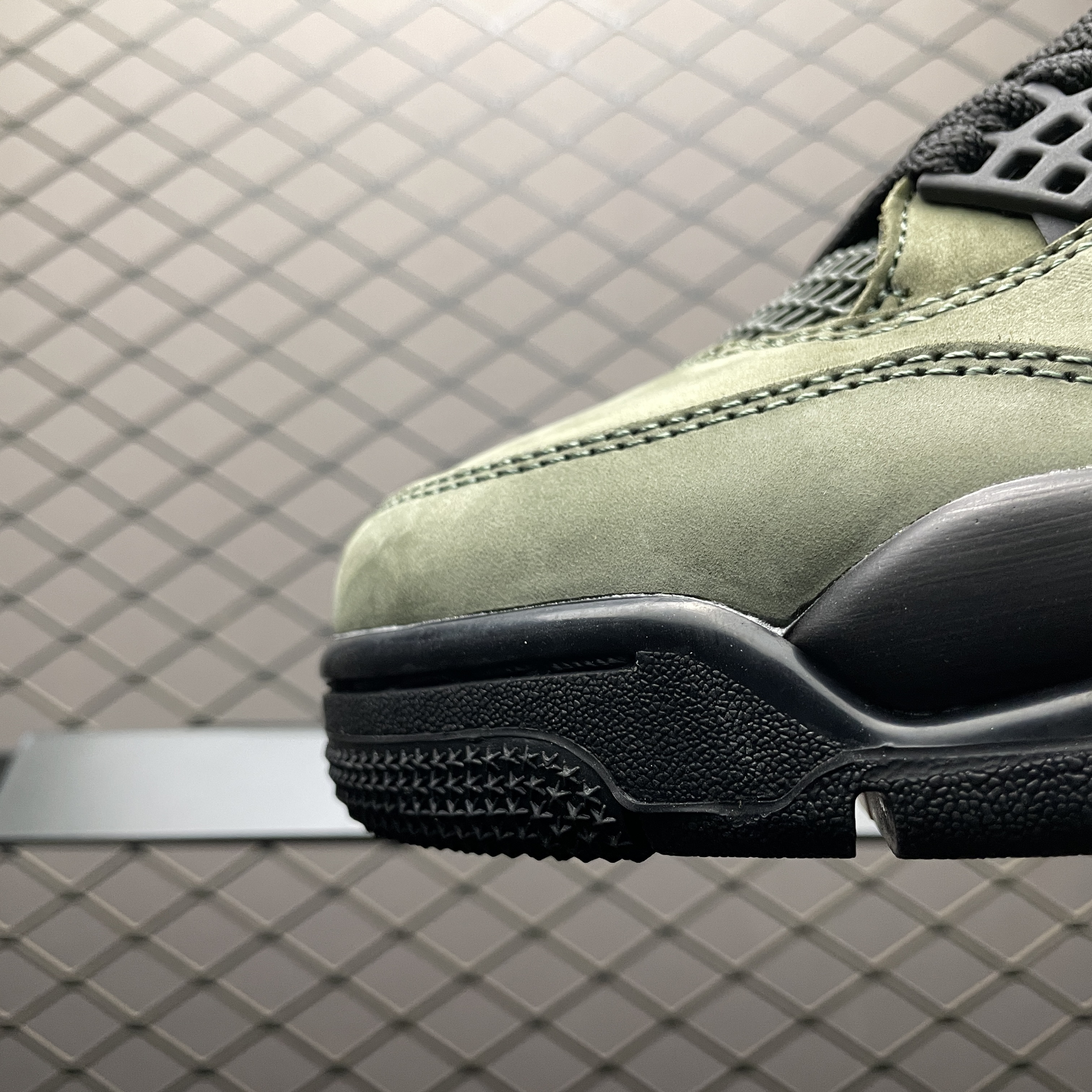 Undefeated × Nike Air Jordan 4 Retro "Deep Green" (2025)（IB1519-200）