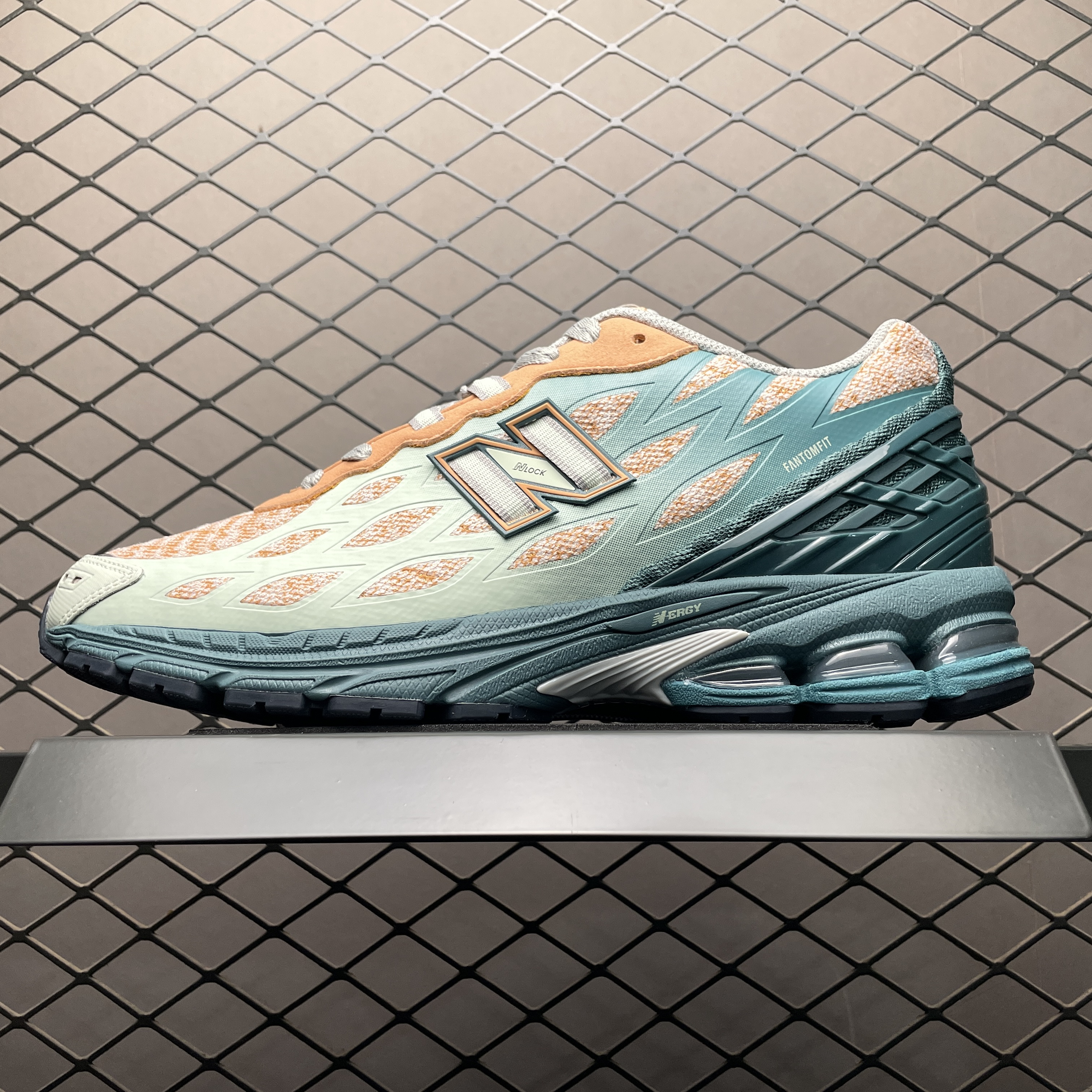 New Balance 1906W "Green/Orange" (U1906WFB）